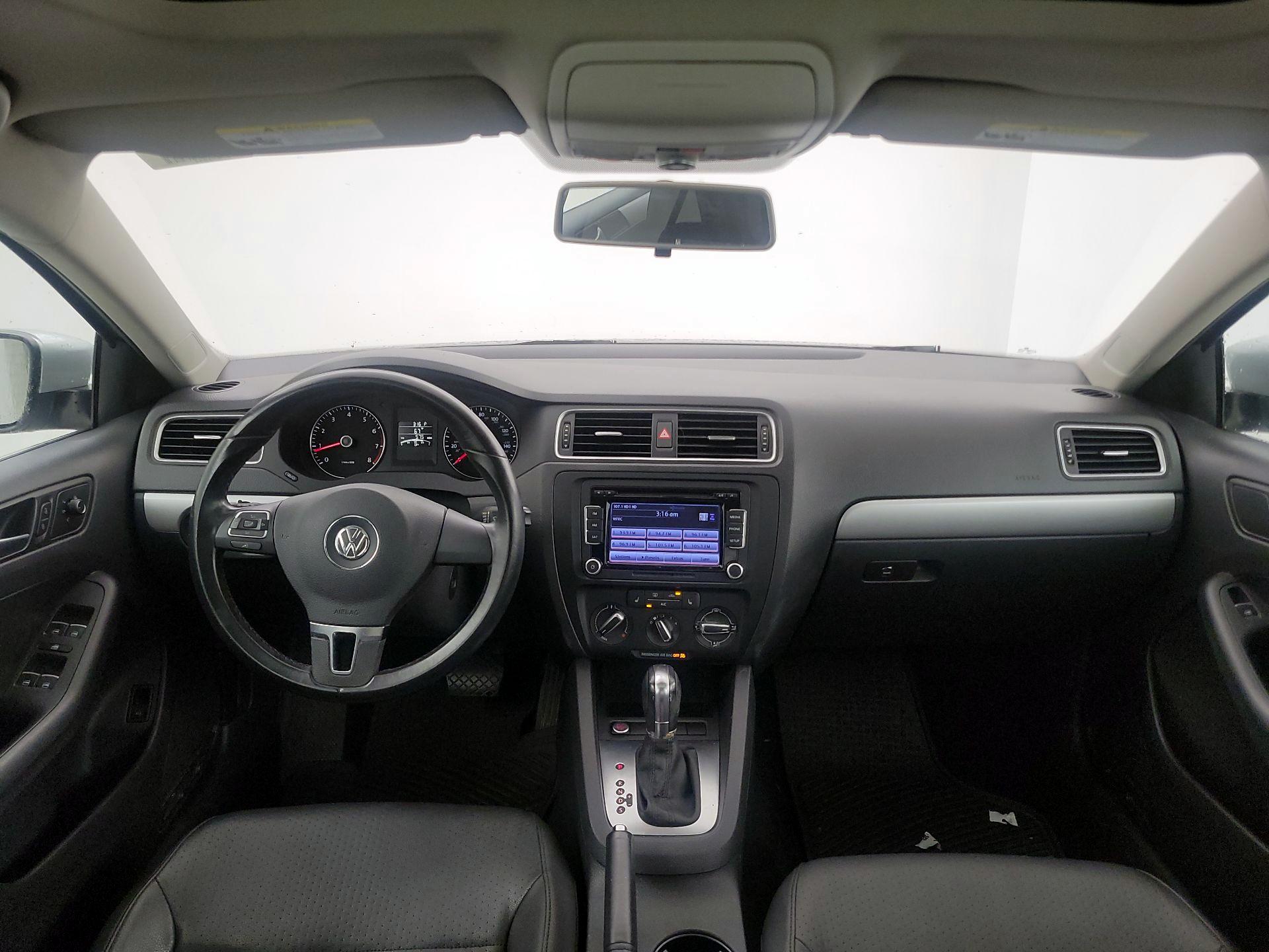 Thumbnail: 2014 Volkswagen Jetta - 9