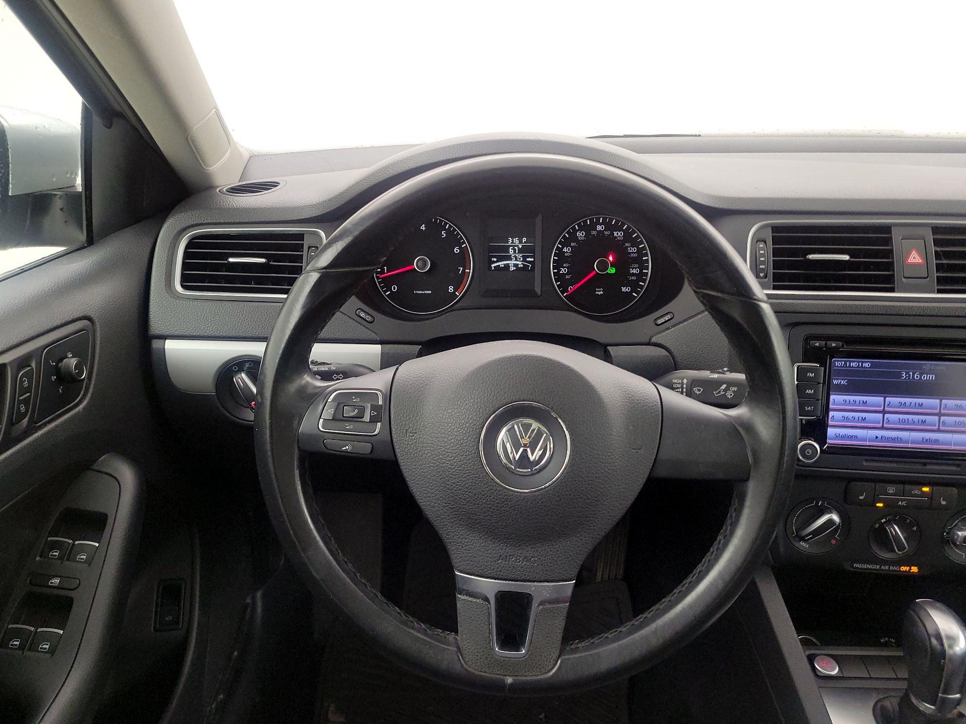 Thumbnail: 2014 Volkswagen Jetta - 10