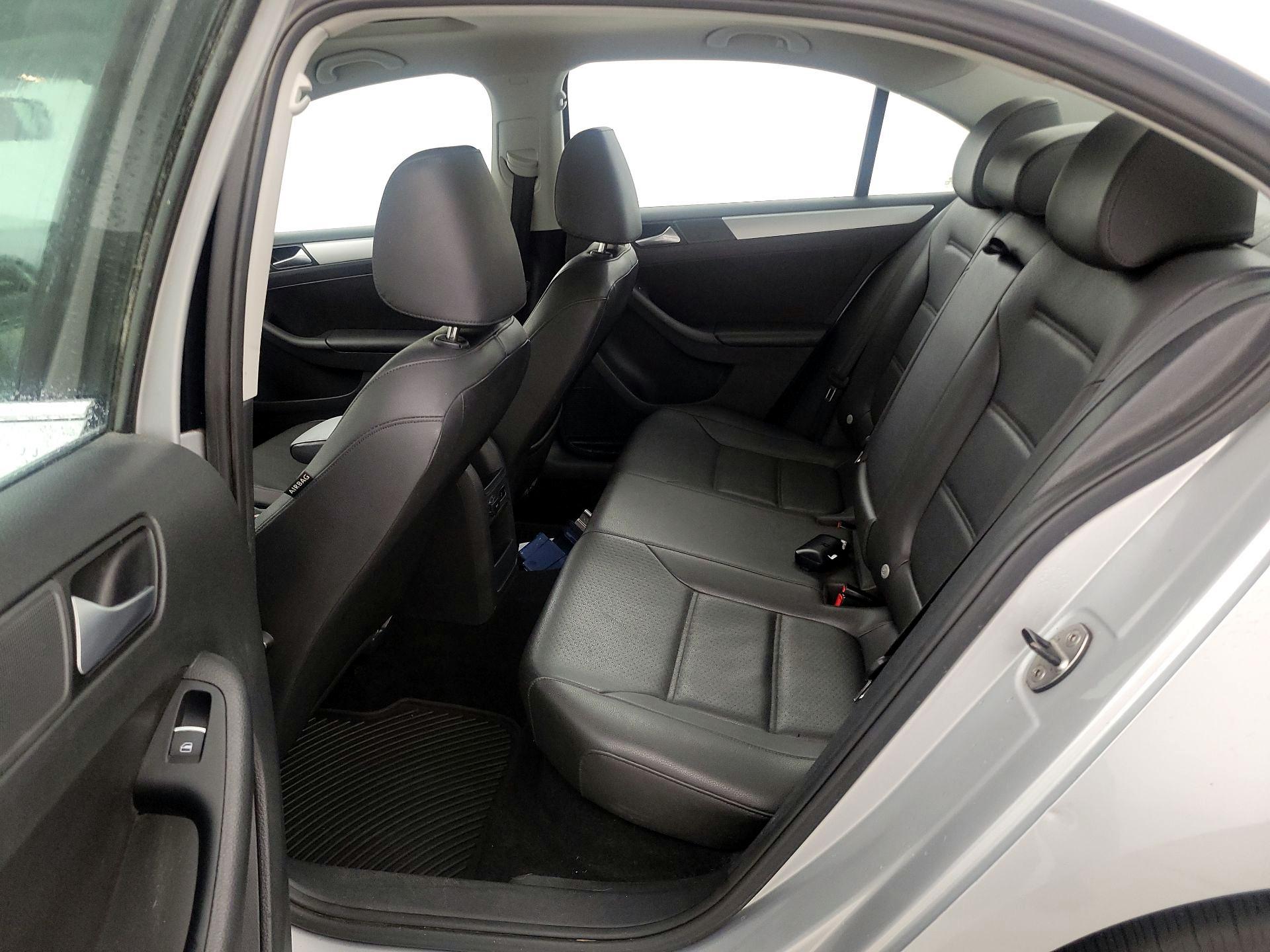 Thumbnail: 2014 Volkswagen Jetta - 19