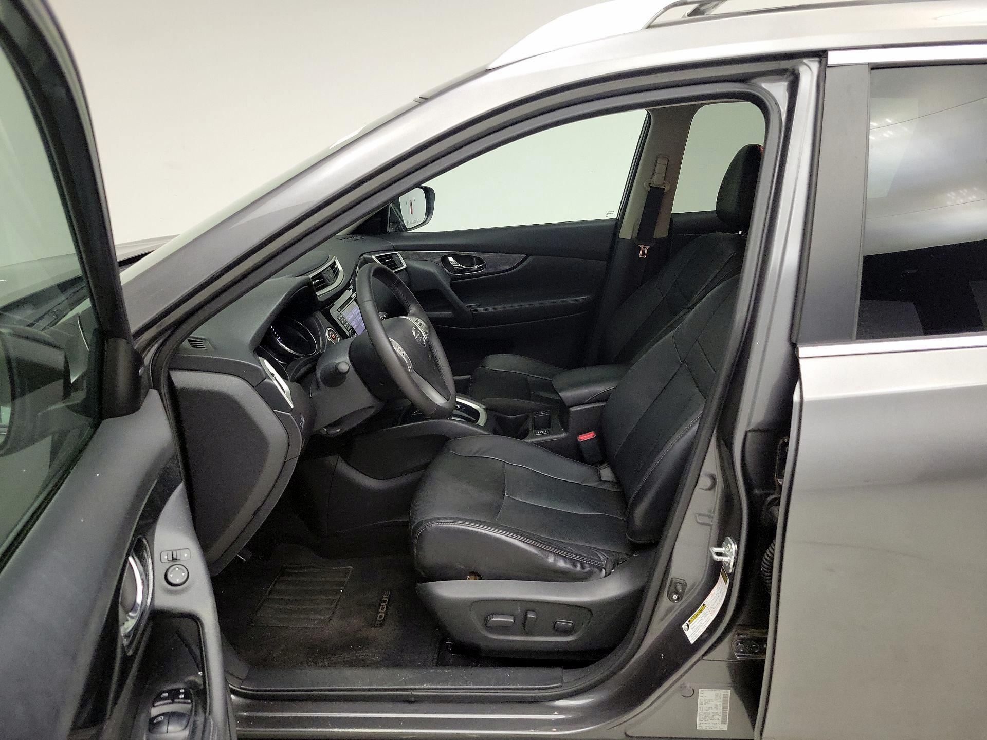 Thumbnail: 2015 Nissan Rogue - 11
