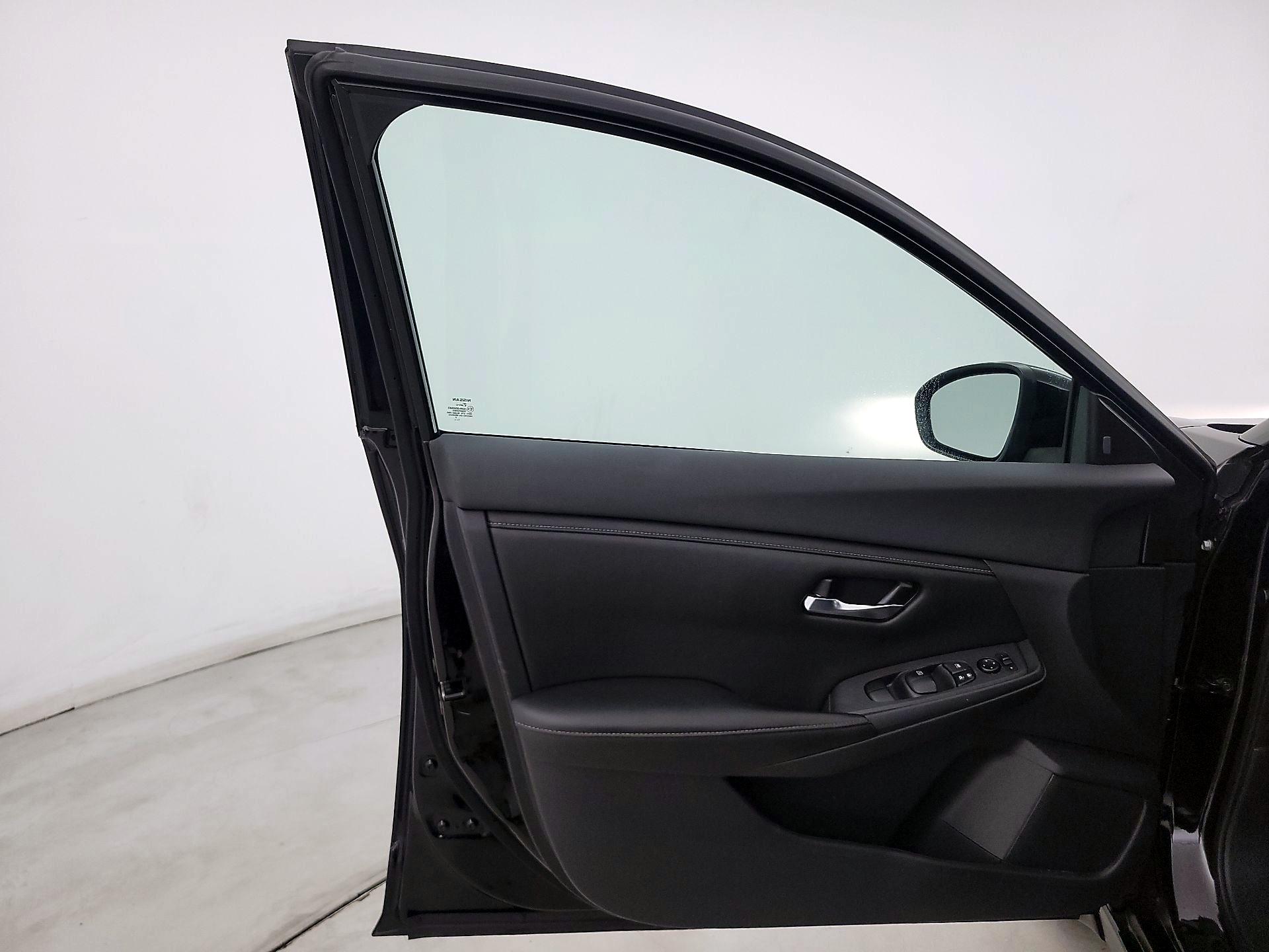Thumbnail: 2022 Nissan Sentra - 12