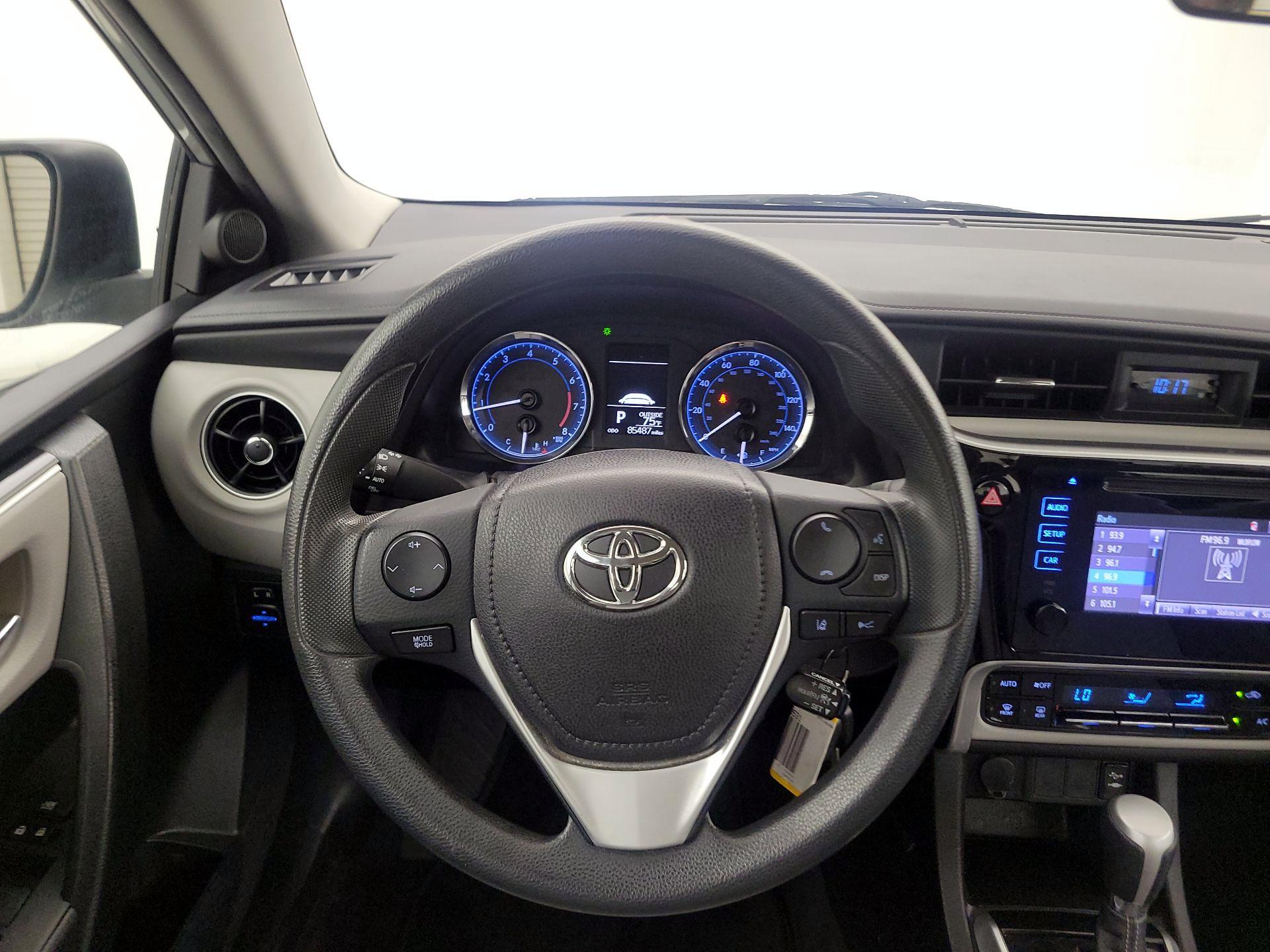 Thumbnail: 2017 Toyota Corolla - 10