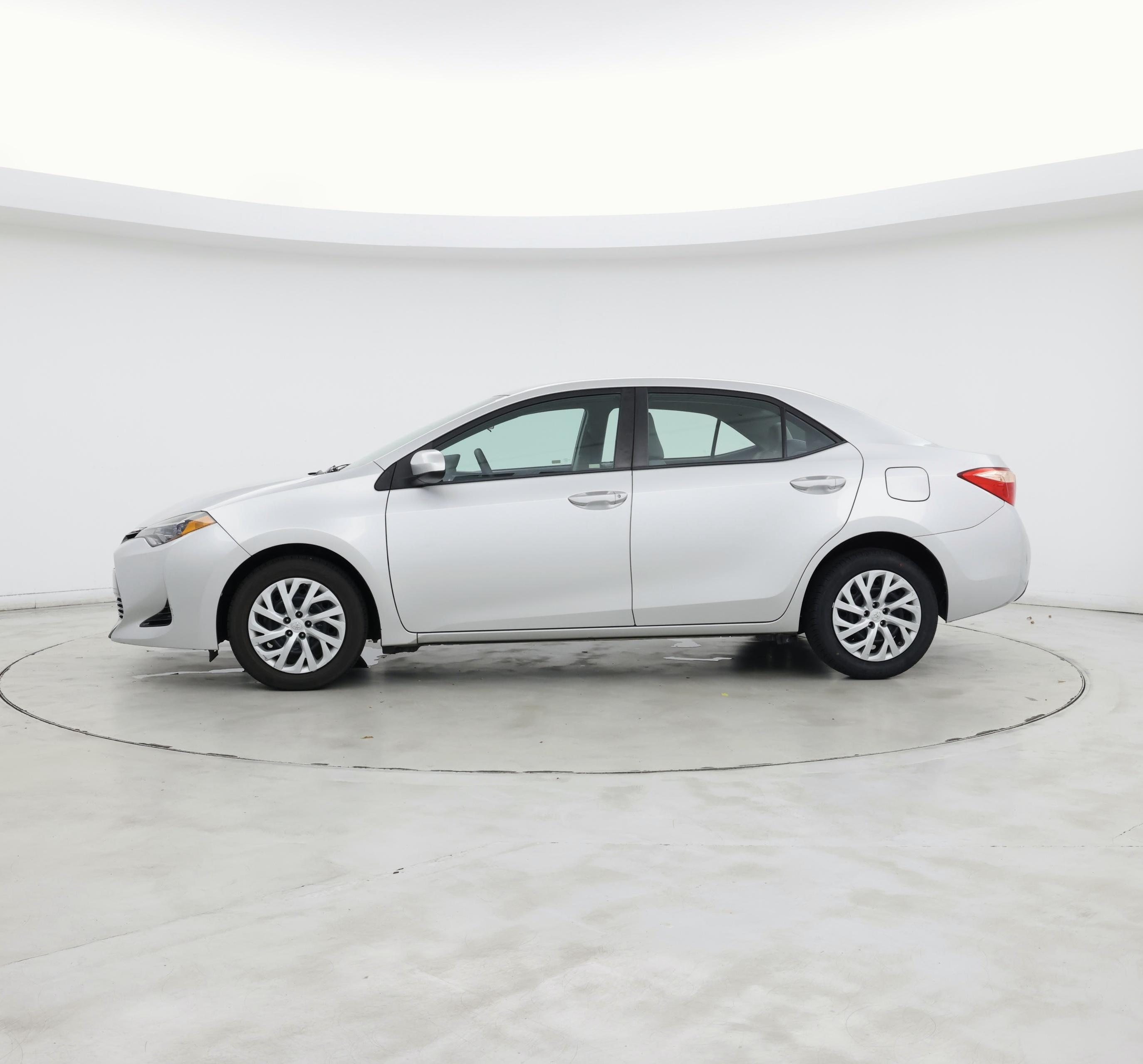 Thumbnail: 2017 Toyota Corolla - 3