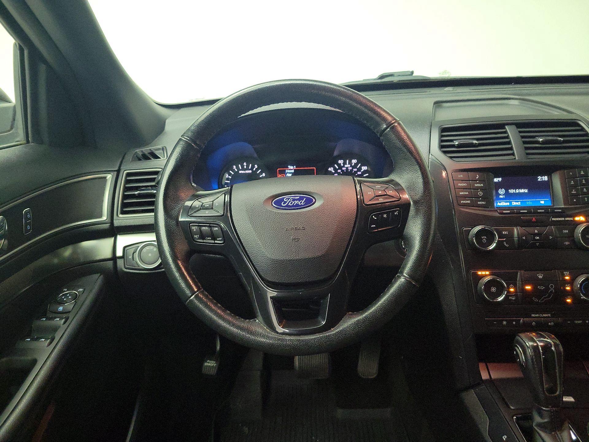 Thumbnail: 2018 Ford Explorer - 10