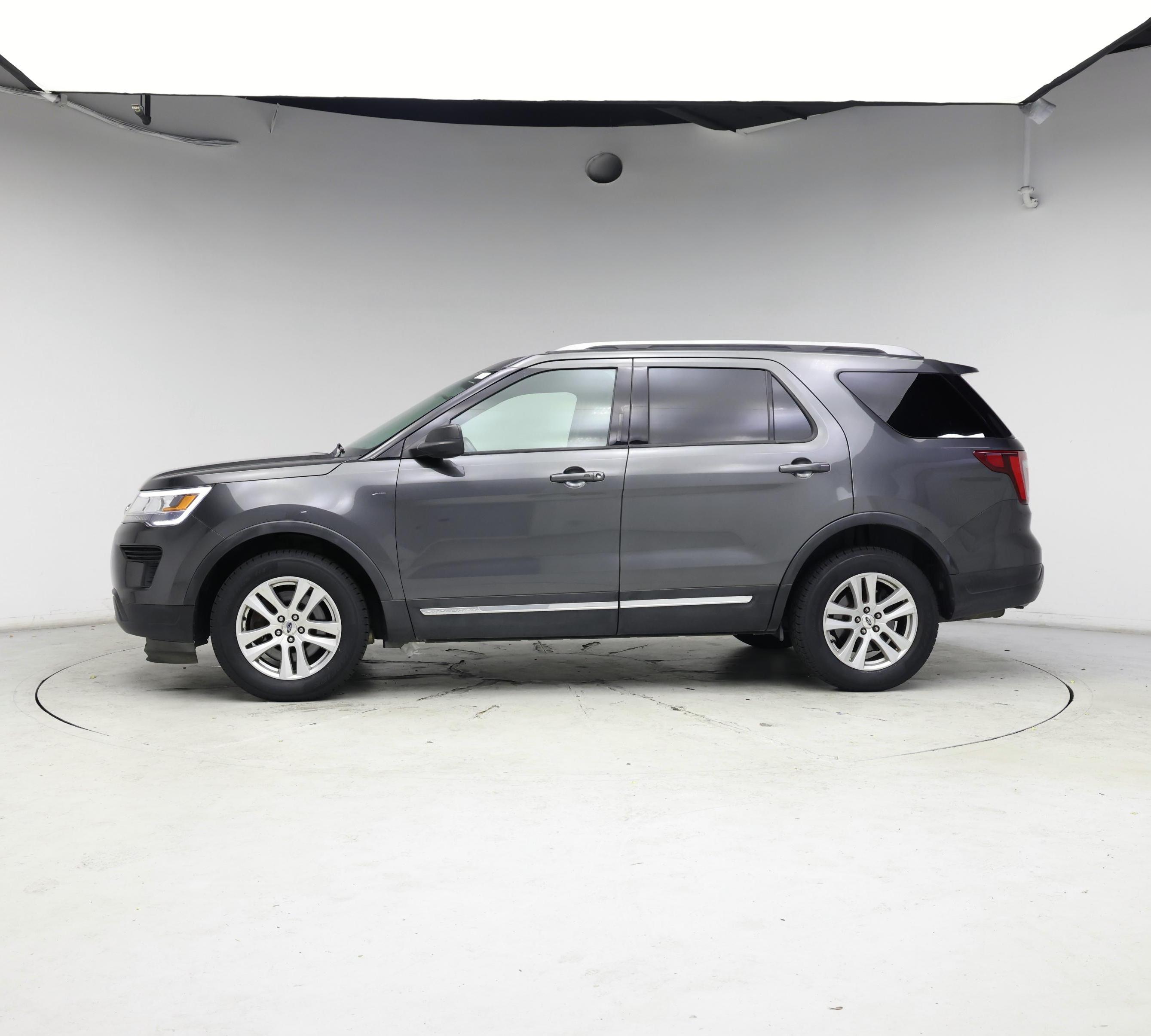 Thumbnail: 2018 Ford Explorer - 3