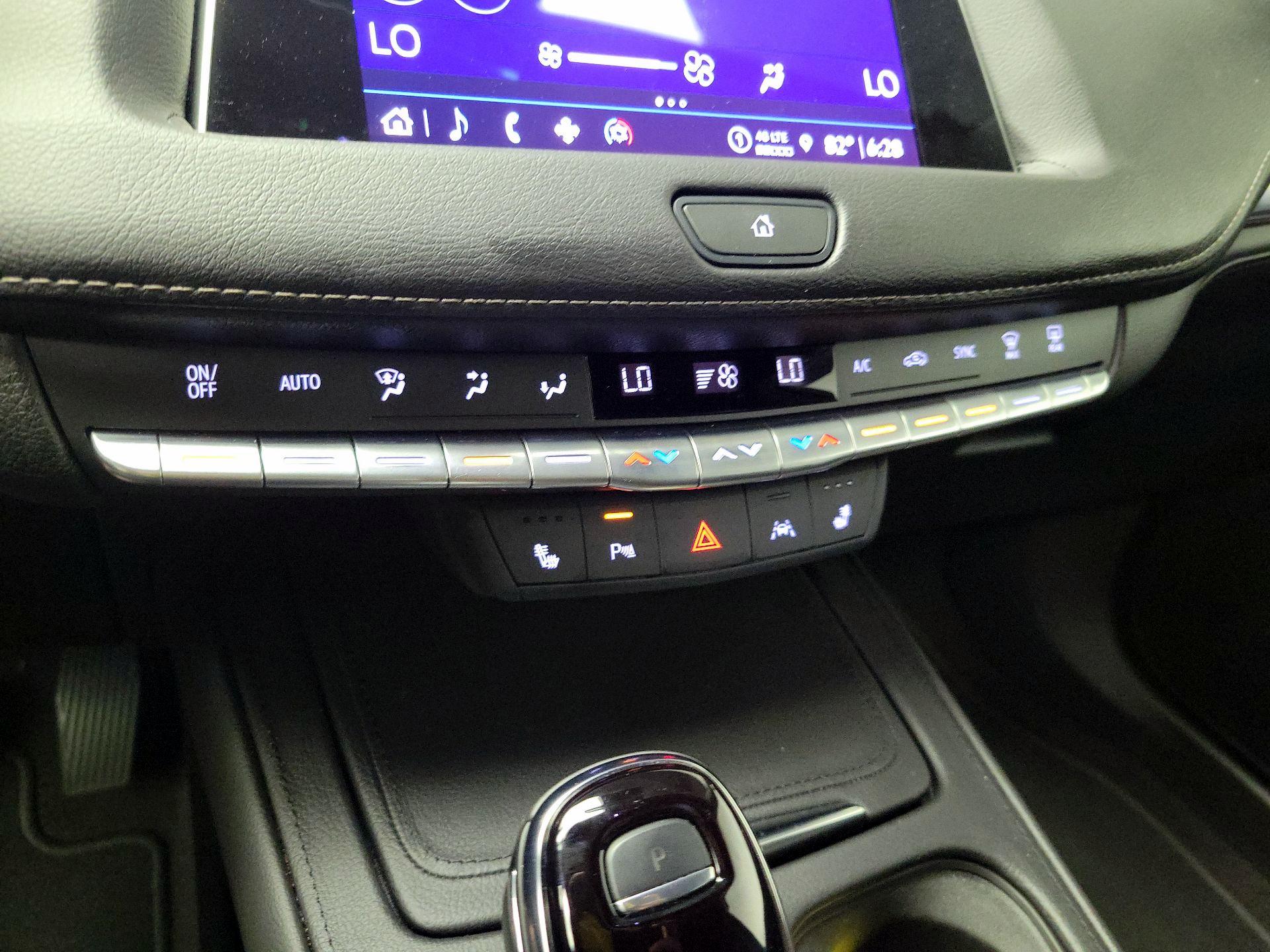 Thumbnail: 2023 Cadillac XT4 - 16