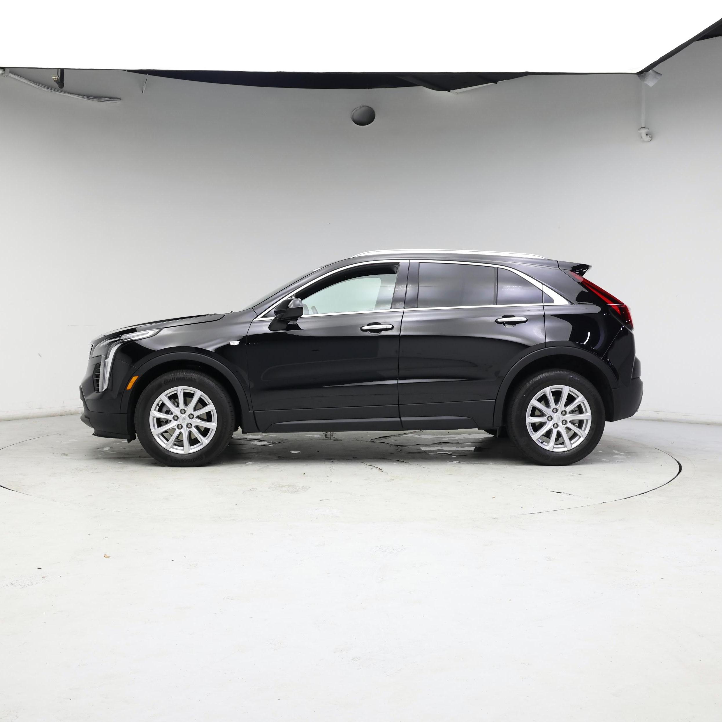 Thumbnail: 2023 Cadillac XT4 - 3