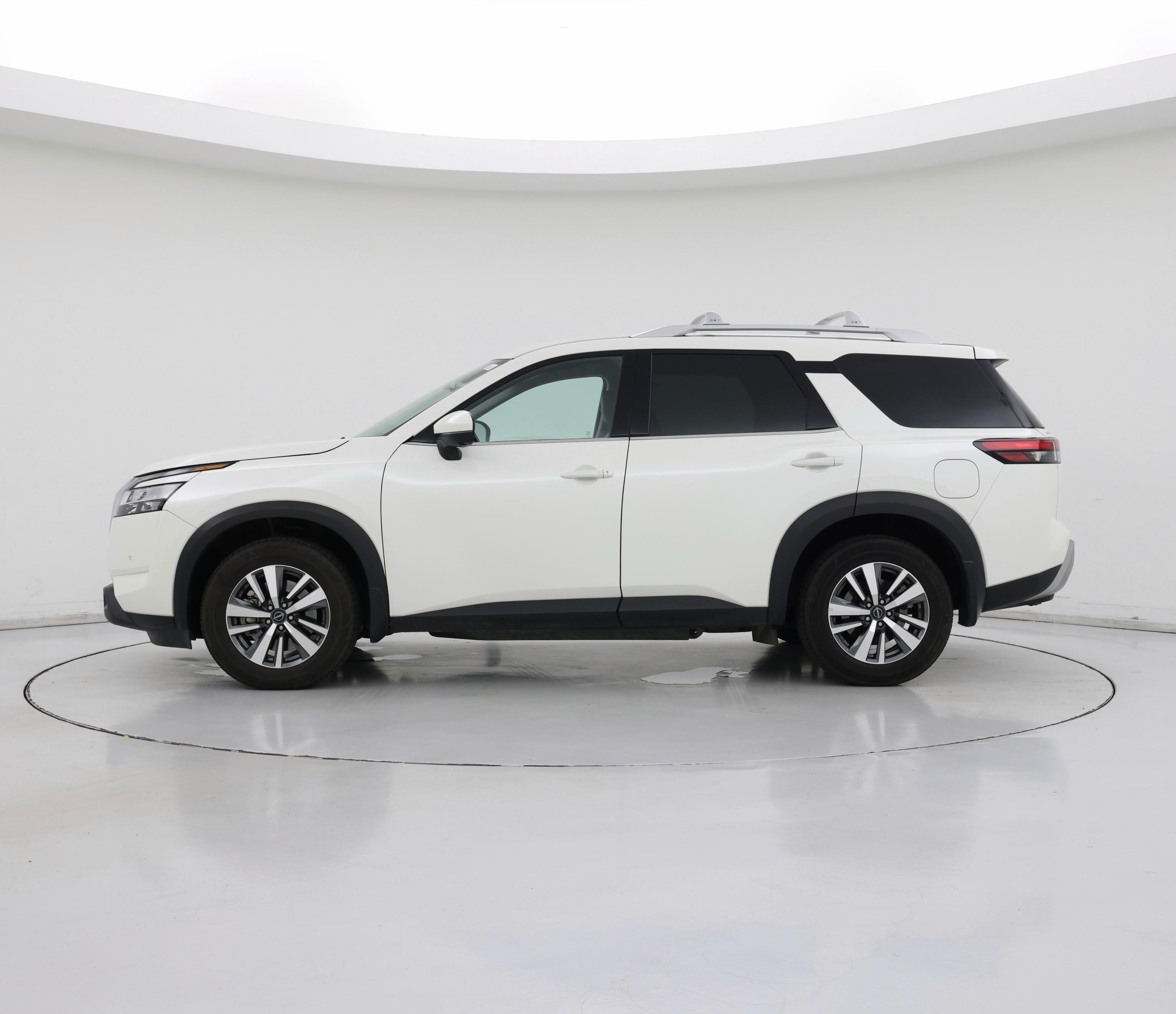 Thumbnail: 2024 Nissan Pathfinder - 3