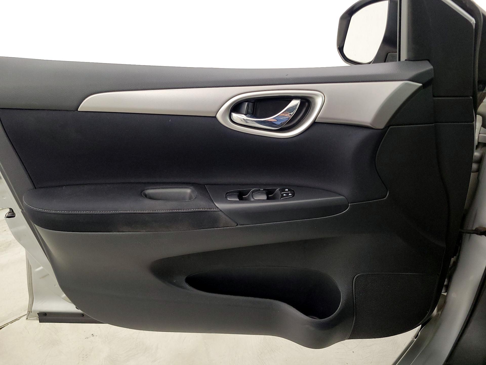 Thumbnail: 2014 Nissan Sentra - 12