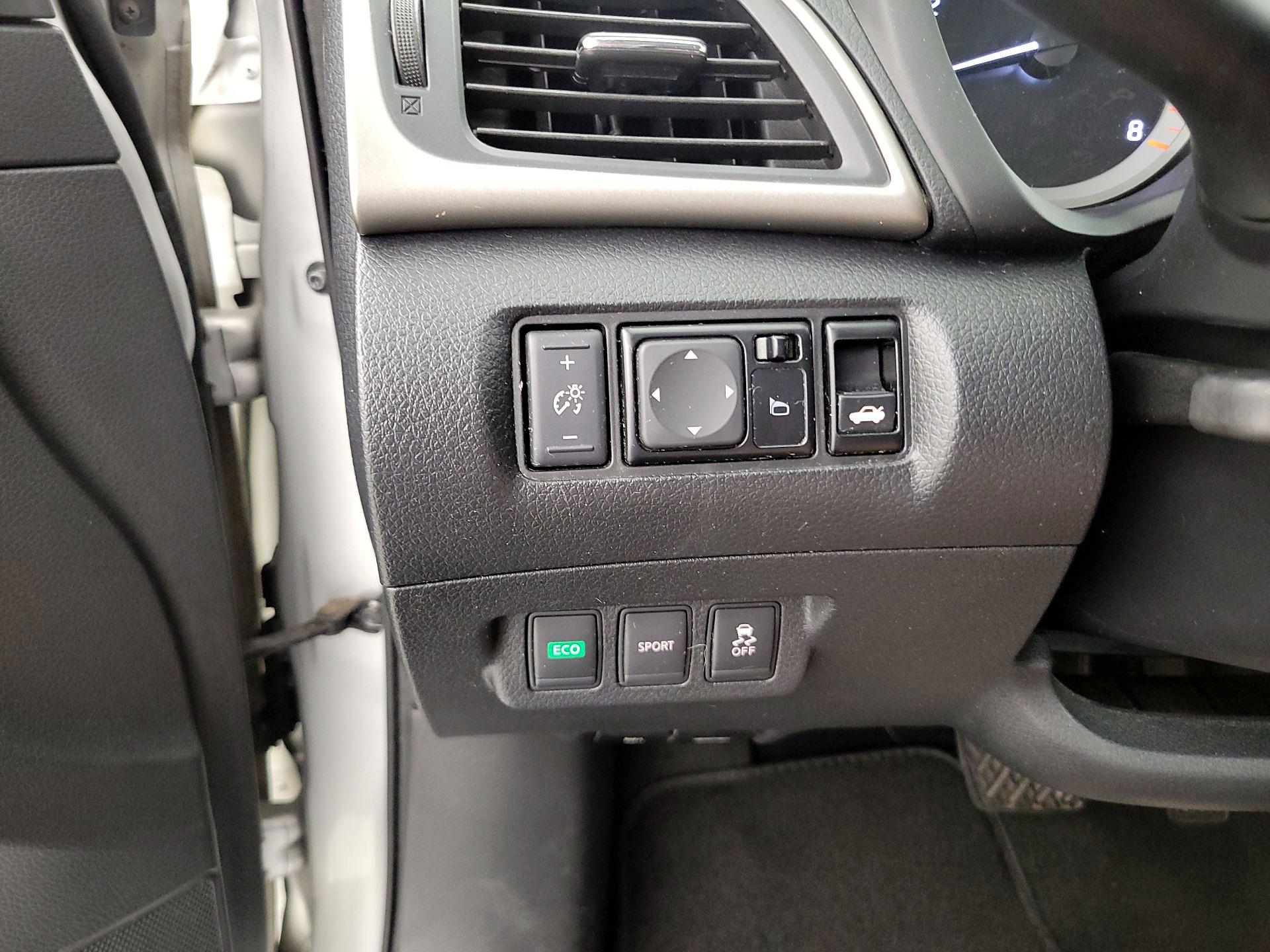 Thumbnail: 2014 Nissan Sentra - 13