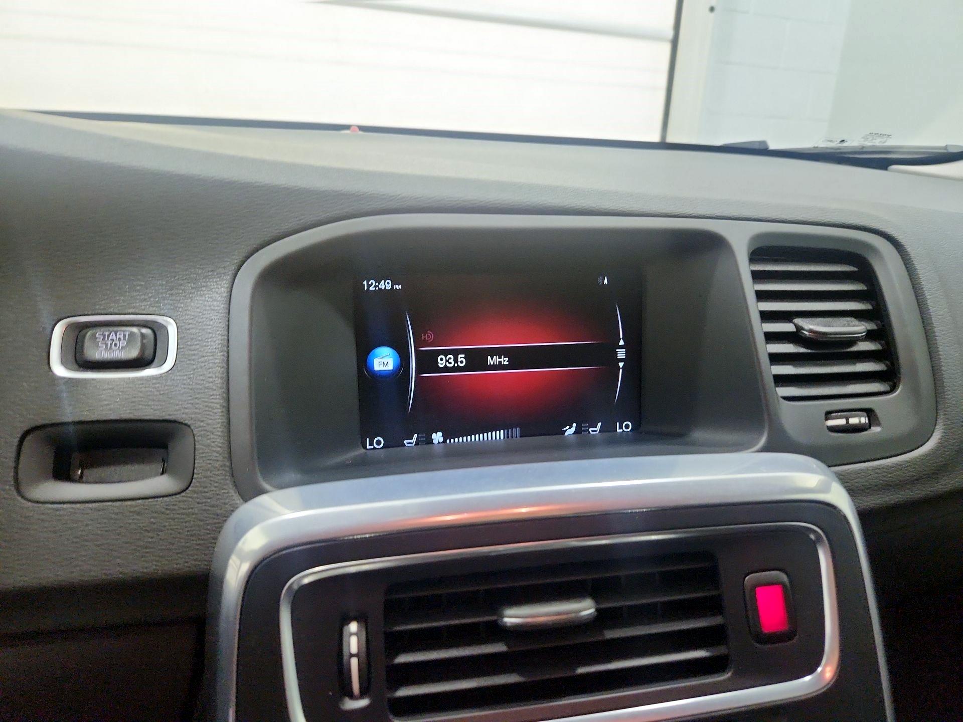 Thumbnail: 2016 Volvo S60 - 16