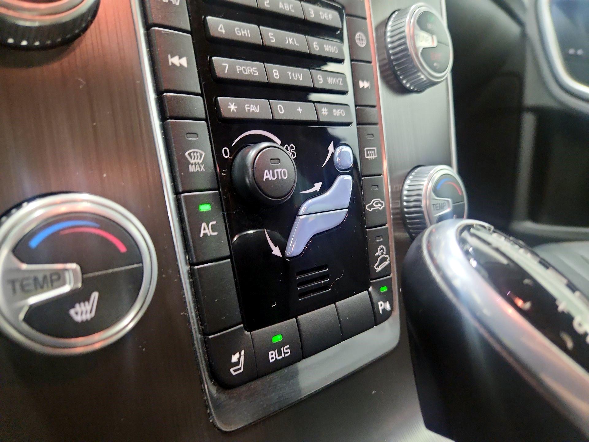 Thumbnail: 2016 Volvo S60 - 17