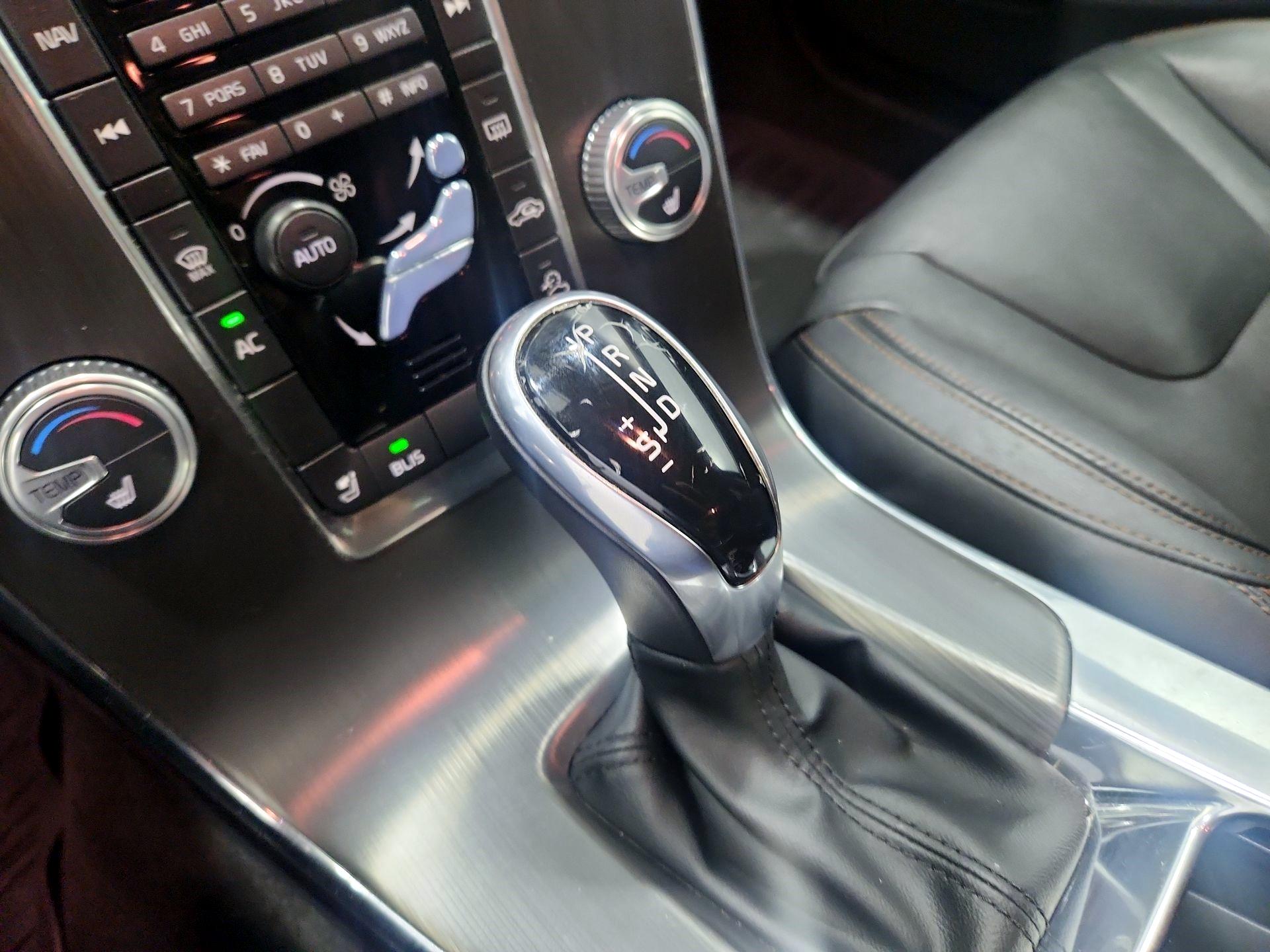 Thumbnail: 2016 Volvo S60 - 18