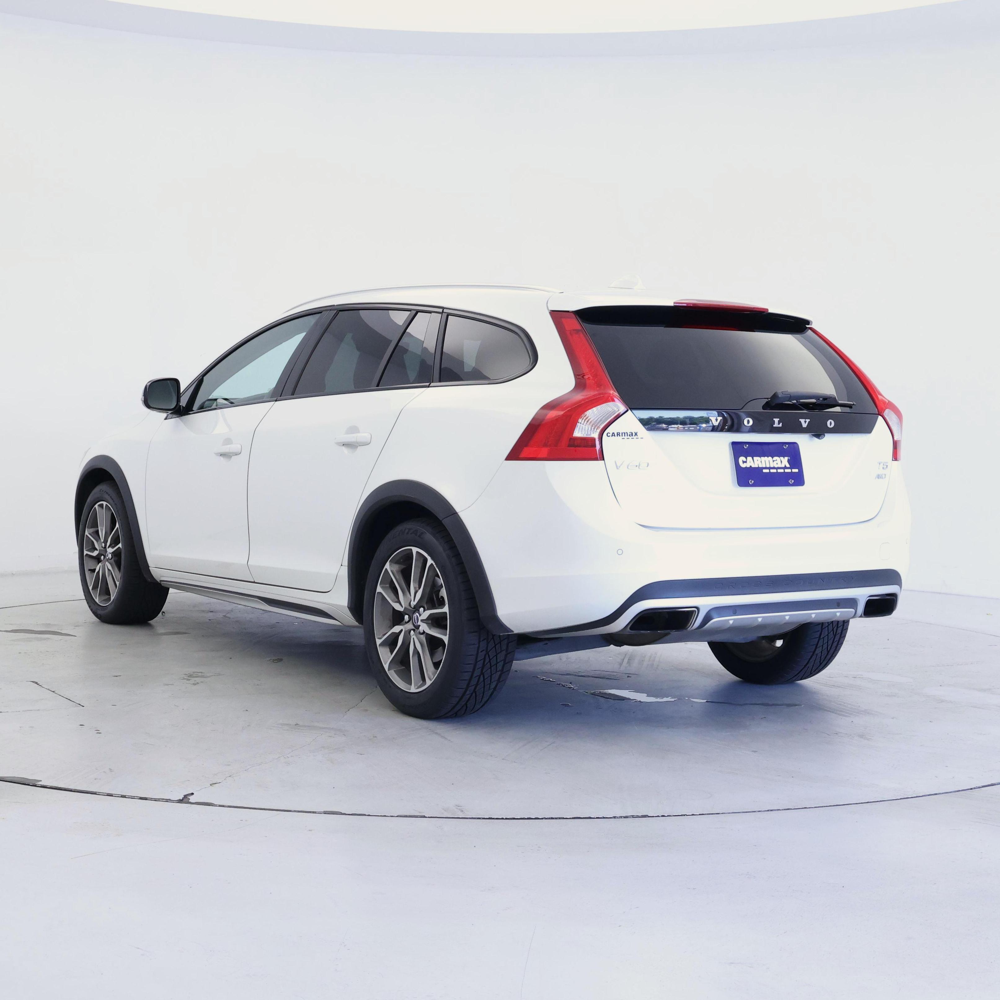 Thumbnail: 2016 Volvo S60 - 2