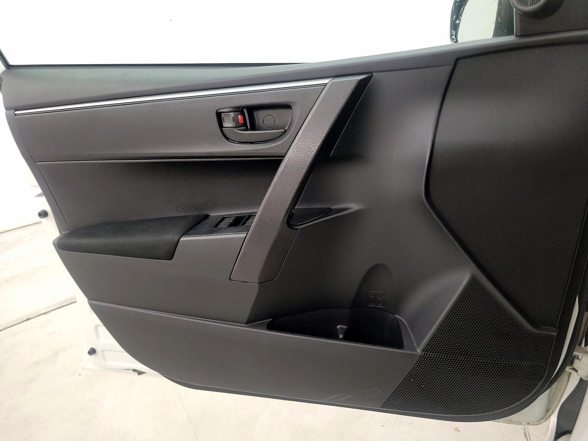 Thumbnail: 2016 Toyota Corolla - 12