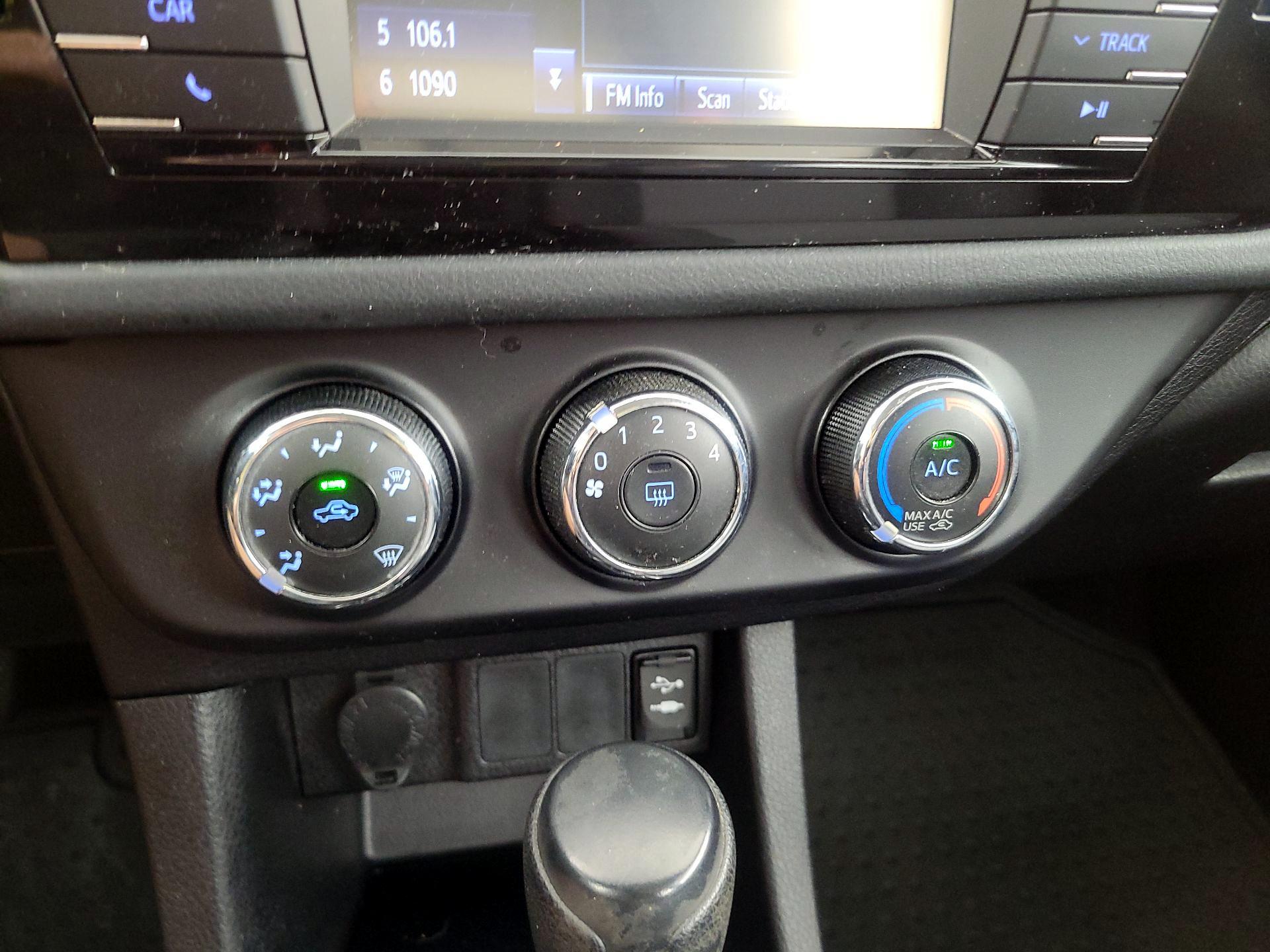 Thumbnail: 2016 Toyota Corolla - 15