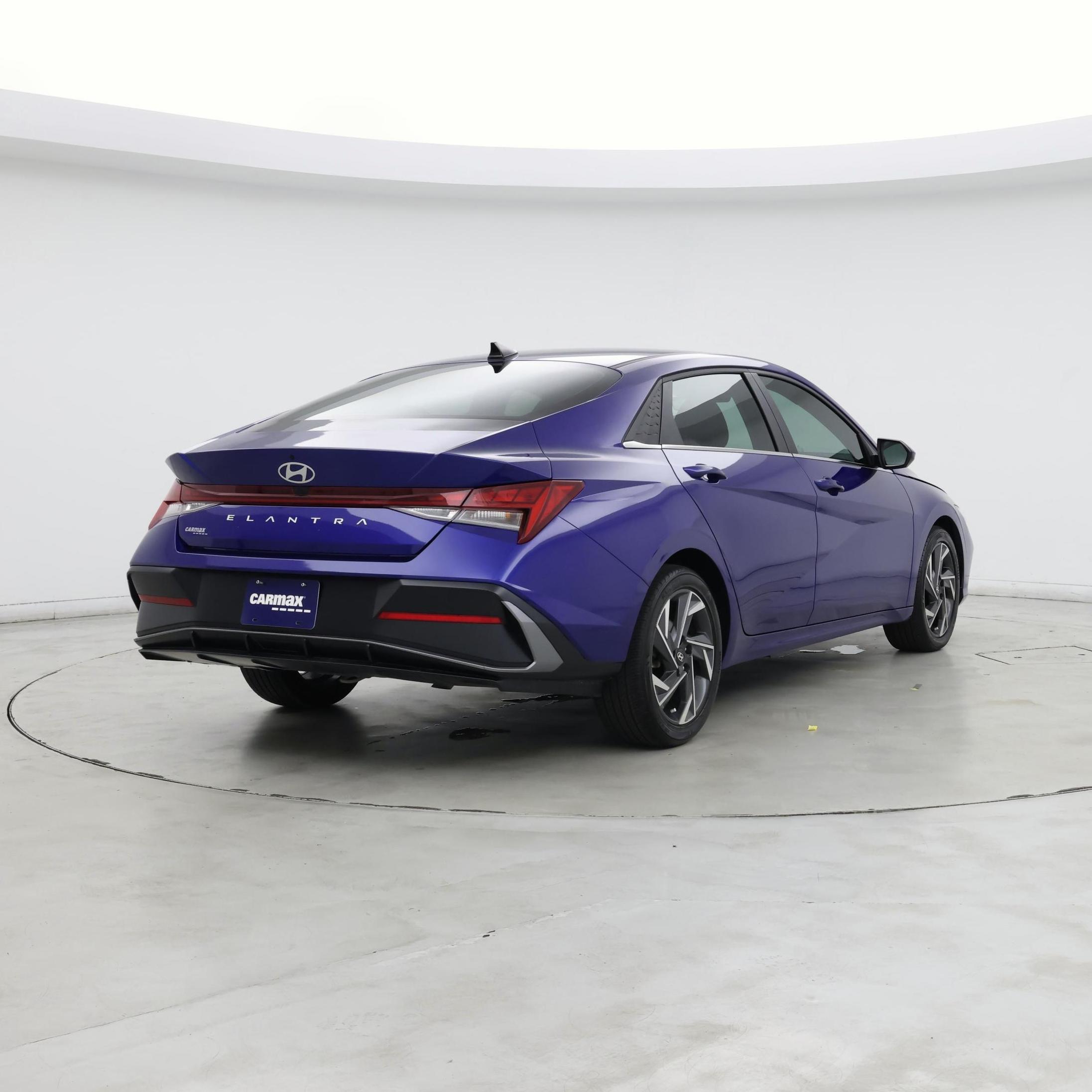 Thumbnail: 2024 Hyundai Elantra - 8