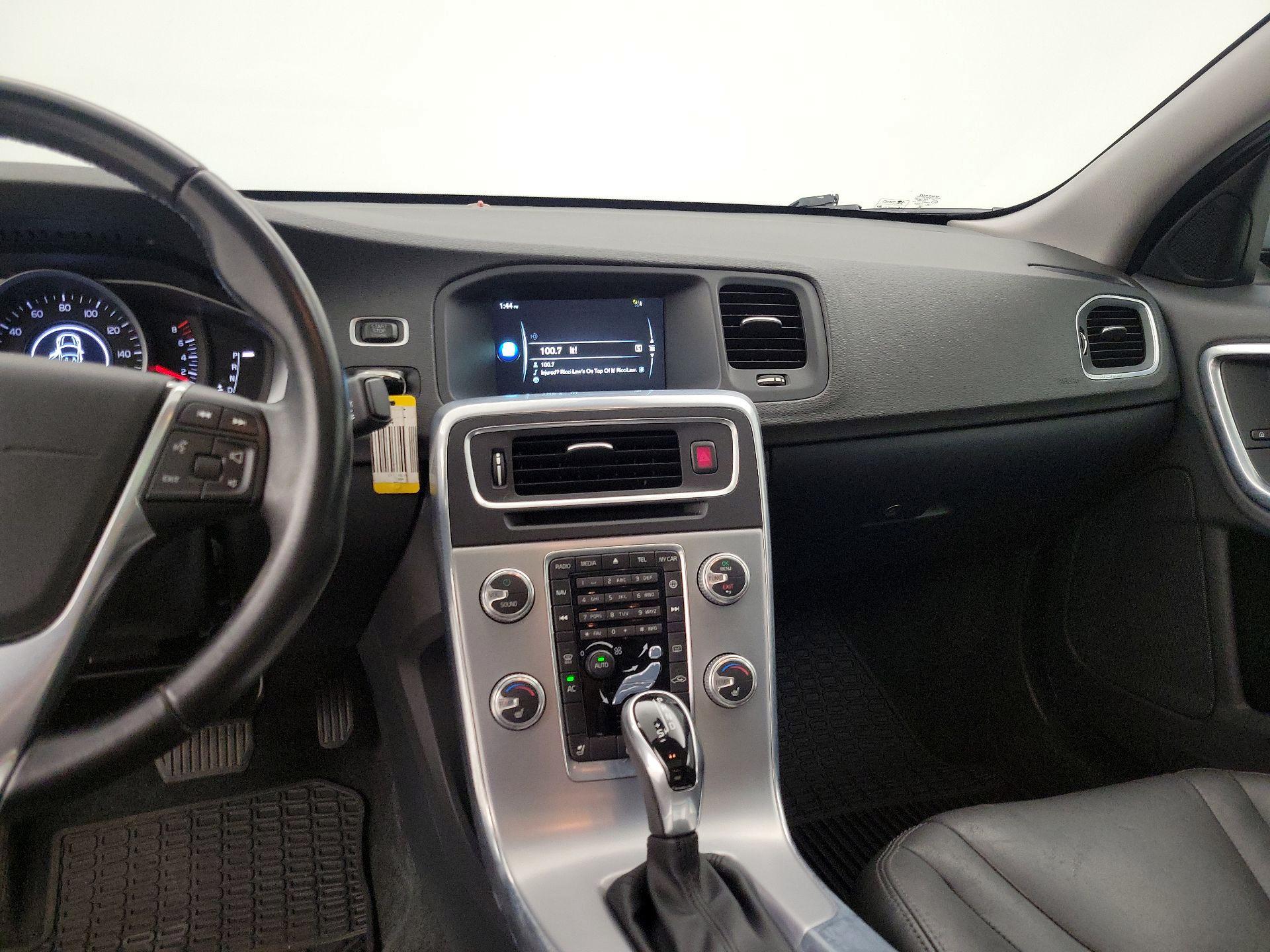 Thumbnail: 2017 Volvo S60 - 9