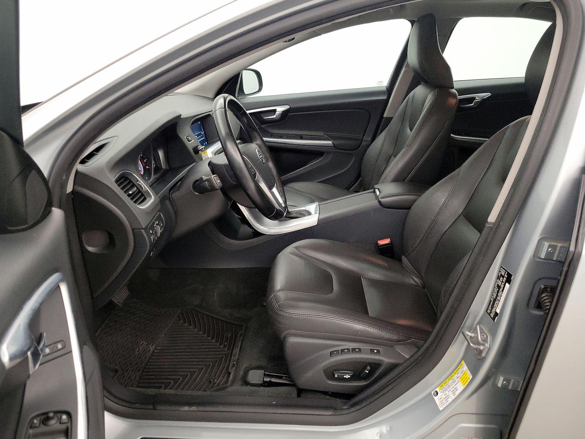 Thumbnail: 2017 Volvo S60 - 11