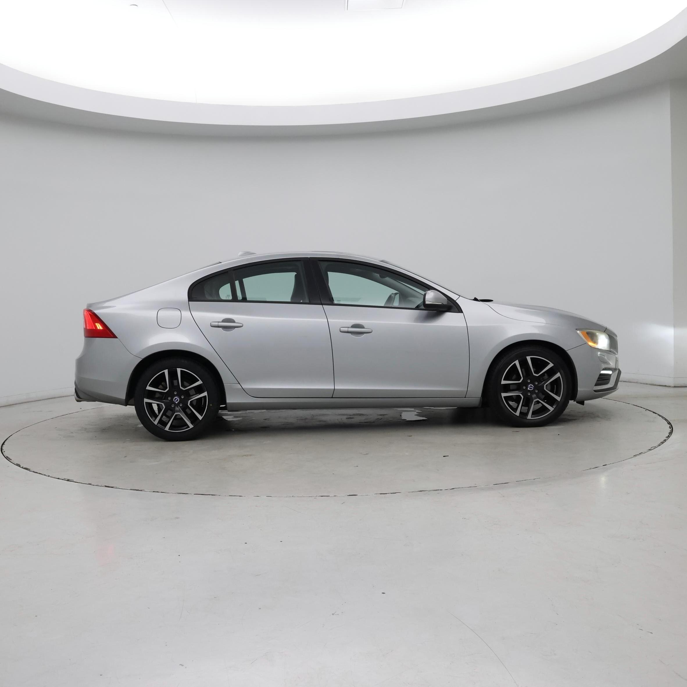 Thumbnail: 2017 Volvo S60 - 7