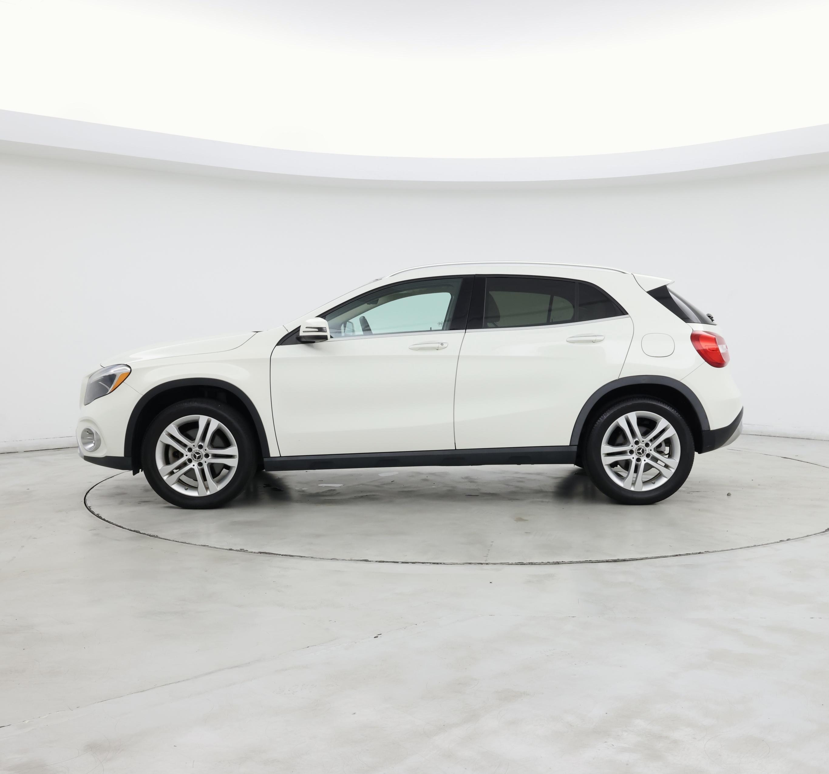 Thumbnail: 2018 Mercedes-Benz GLA - 3