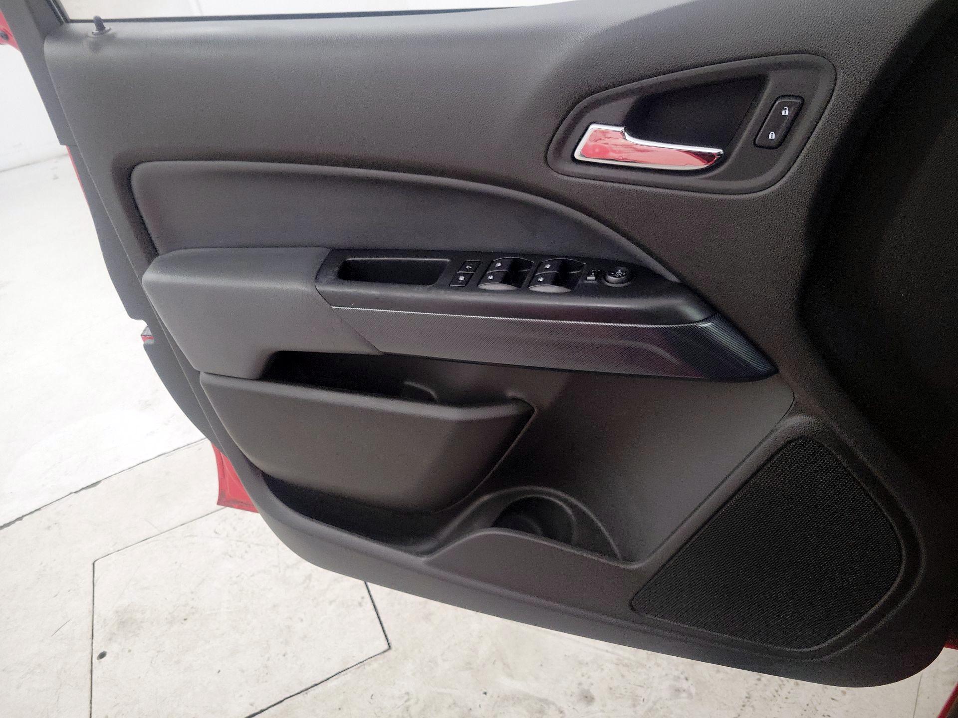 Thumbnail: 2015 Chevrolet Colorado - 12