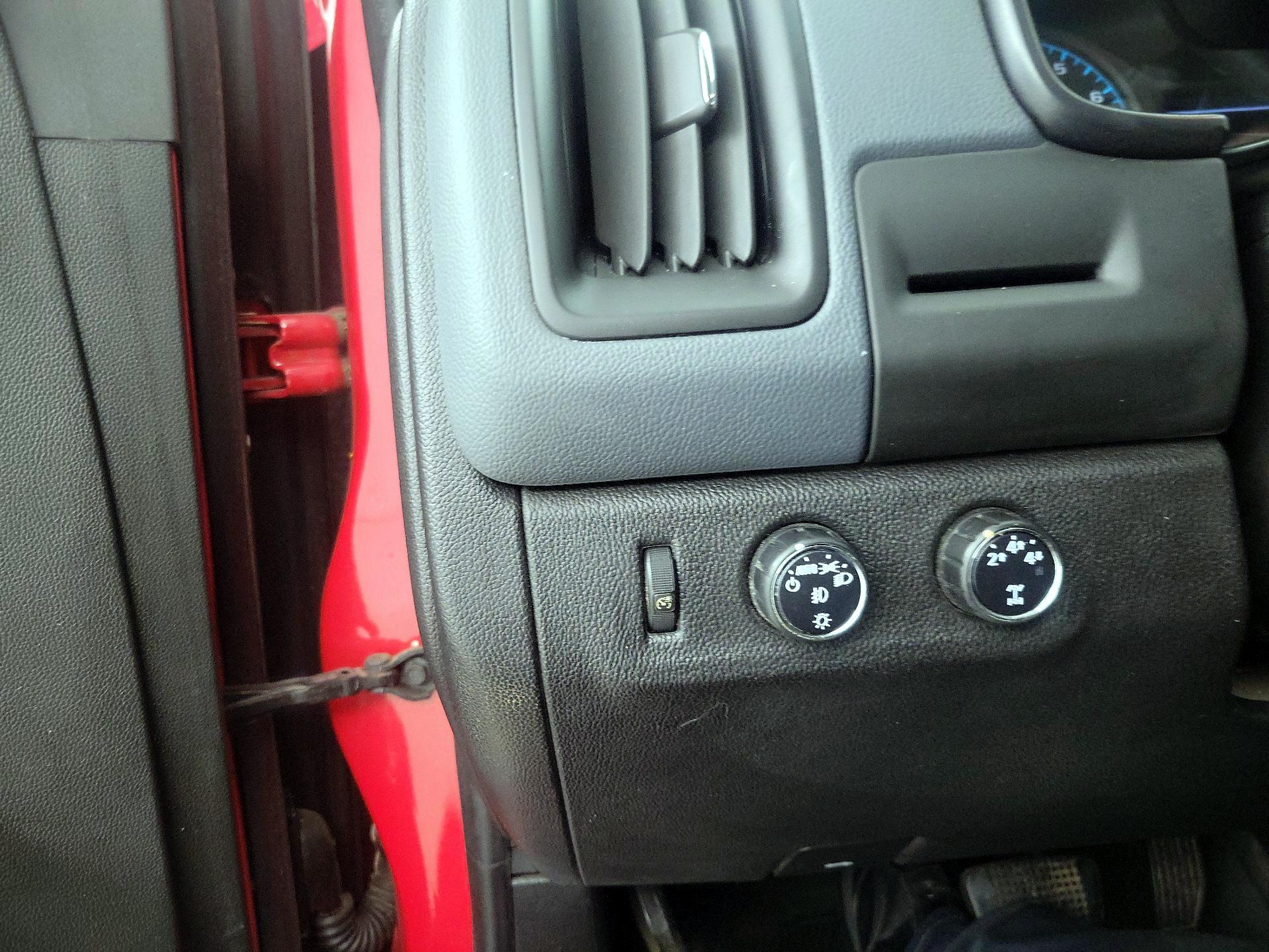 Thumbnail: 2015 Chevrolet Colorado - 13