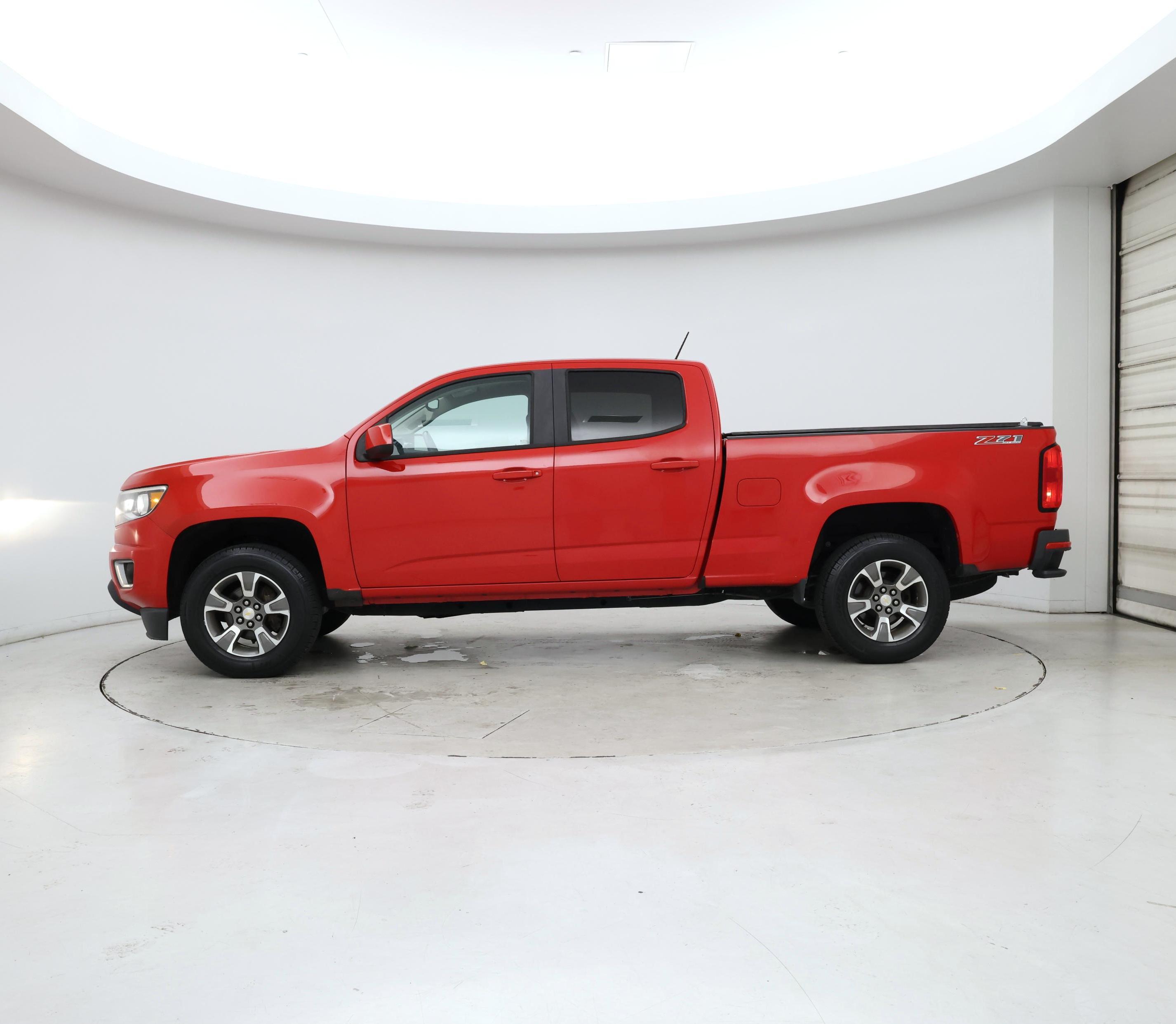 Thumbnail: 2015 Chevrolet Colorado - 3