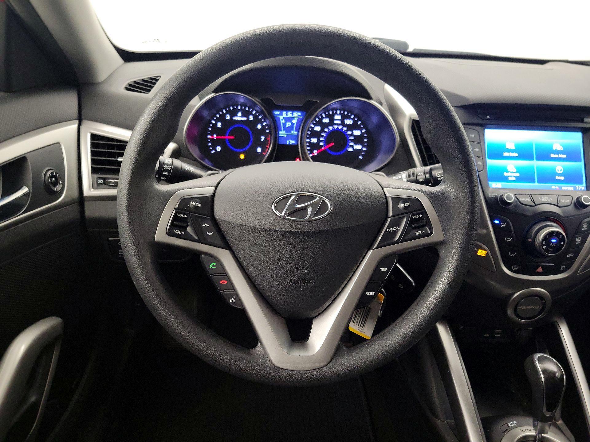 Thumbnail: 2016 Hyundai Veloster - 10