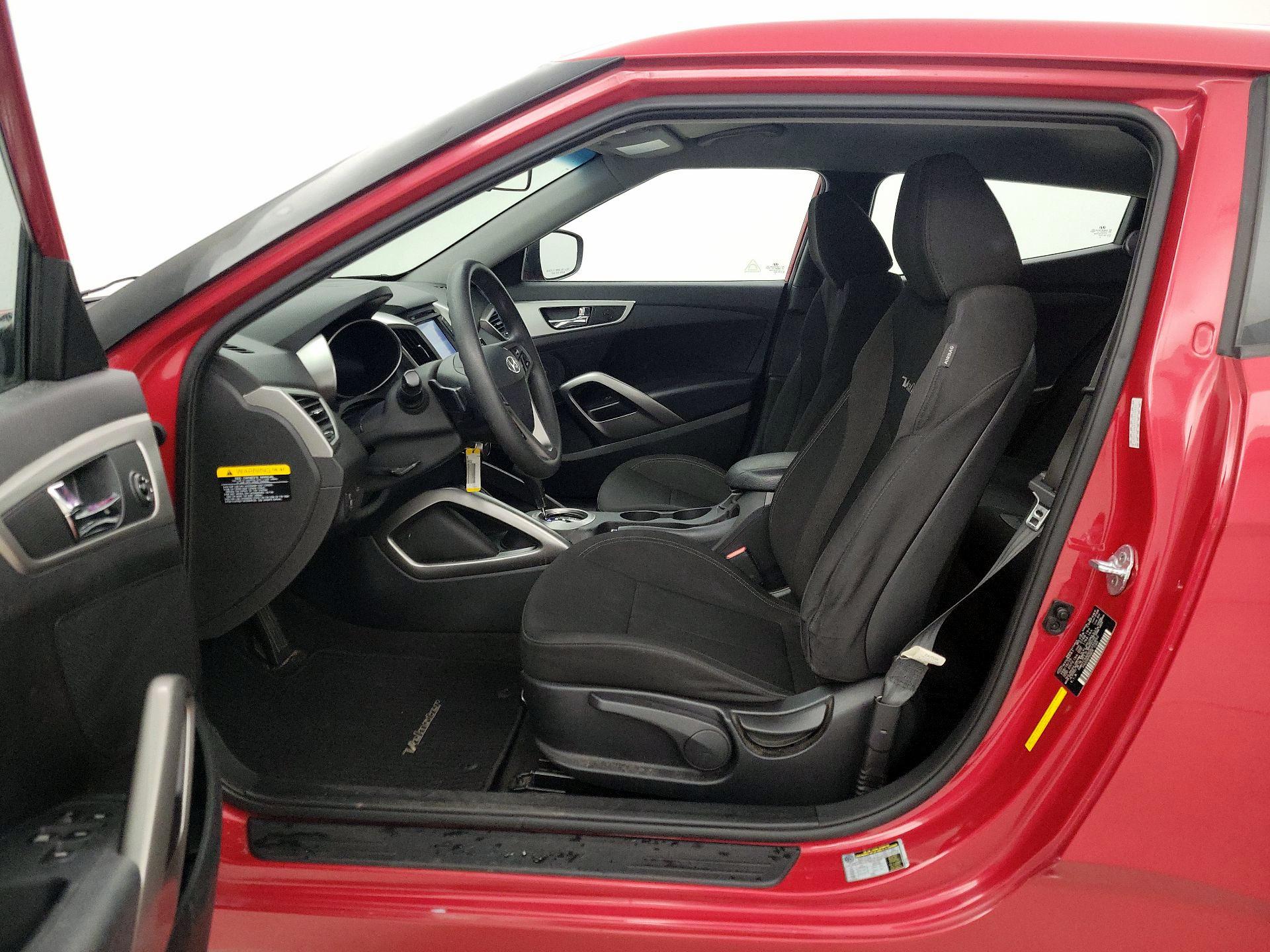 Thumbnail: 2016 Hyundai Veloster - 11