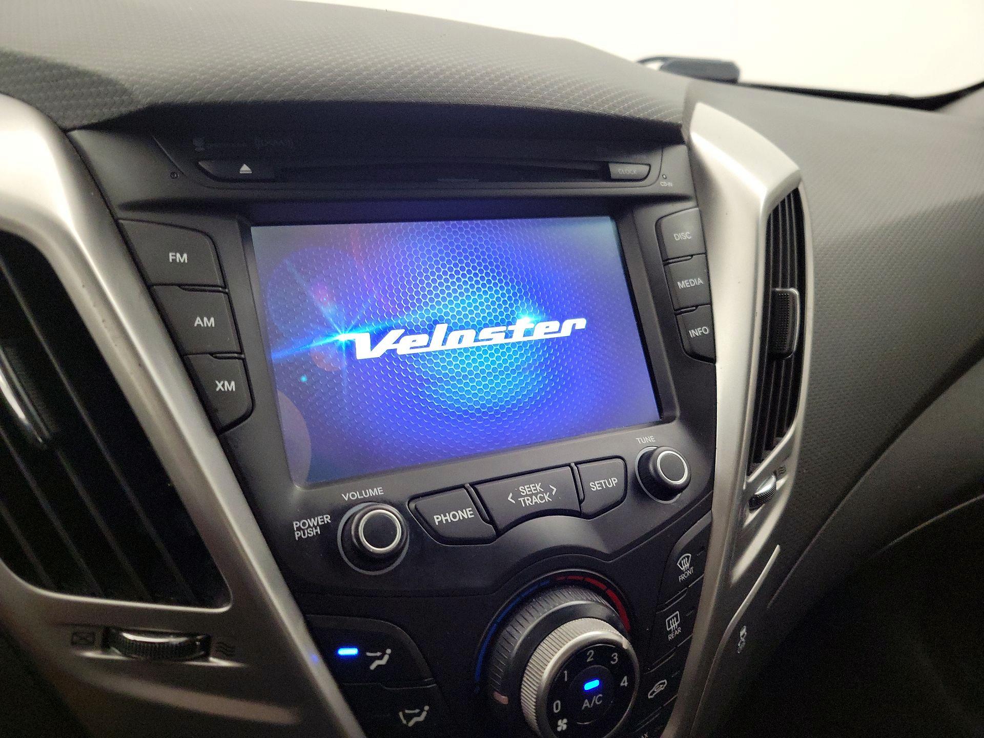 Thumbnail: 2016 Hyundai Veloster - 15