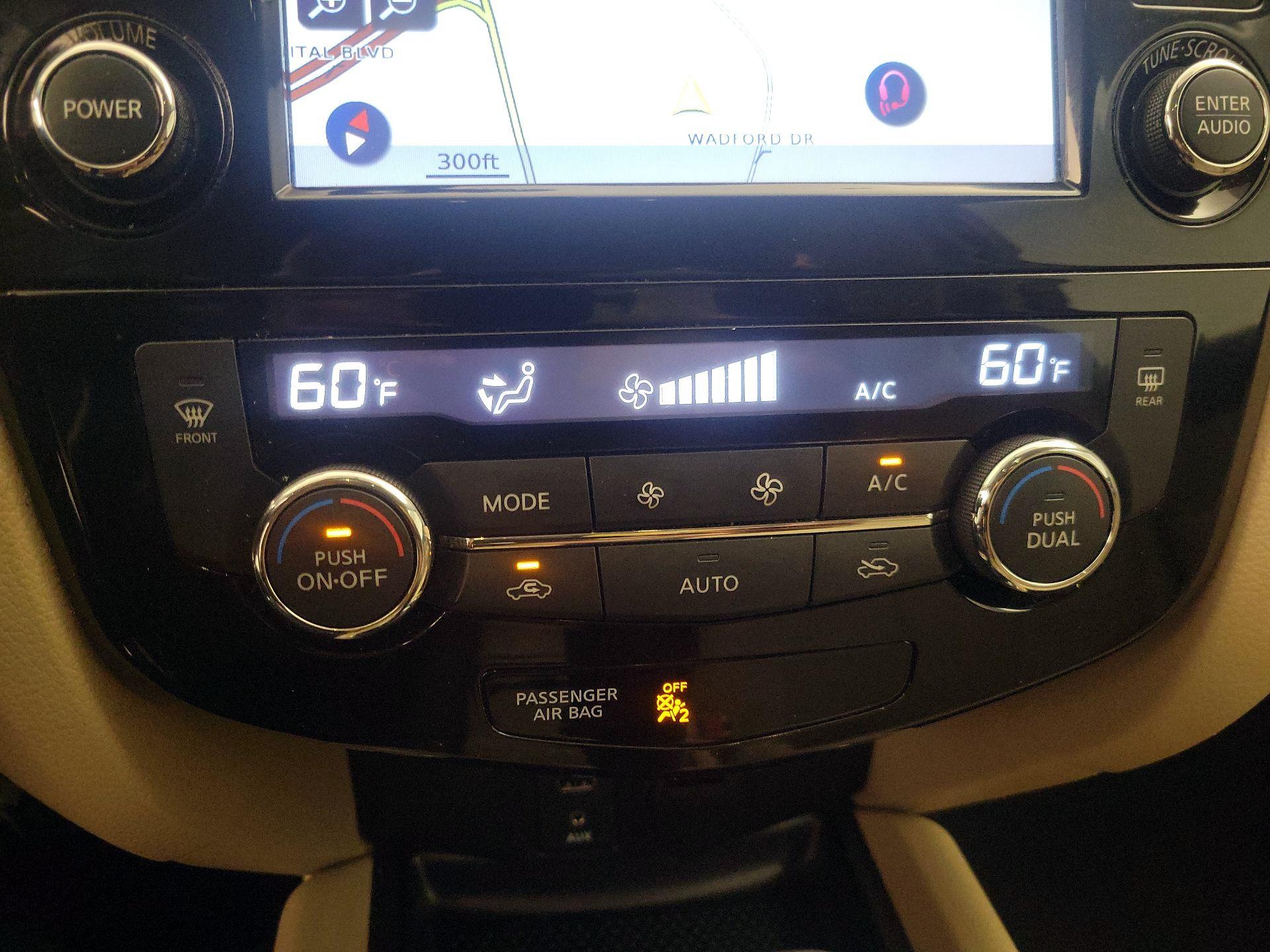 Thumbnail: 2016 Nissan Rogue - 16