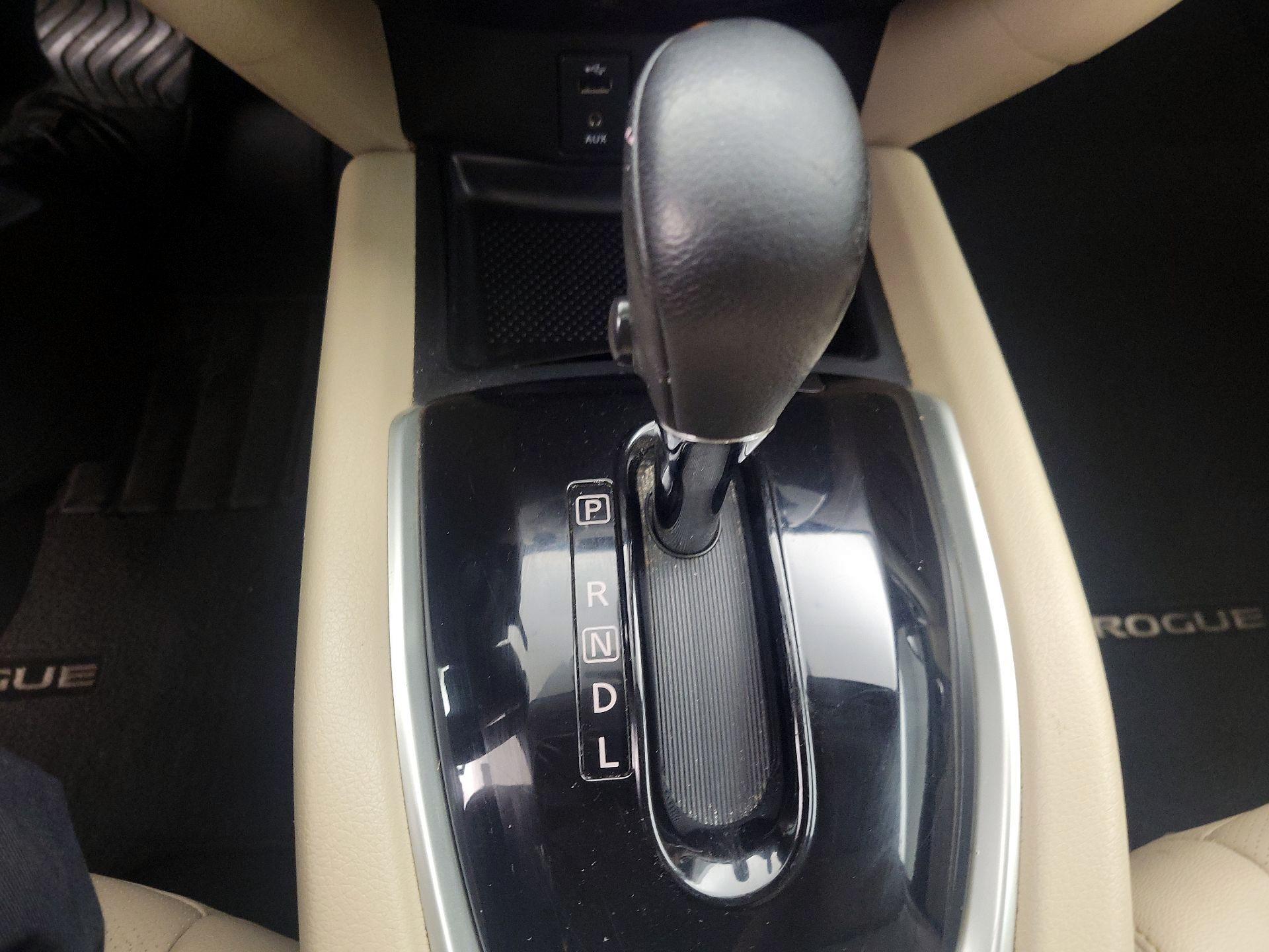 Thumbnail: 2016 Nissan Rogue - 17