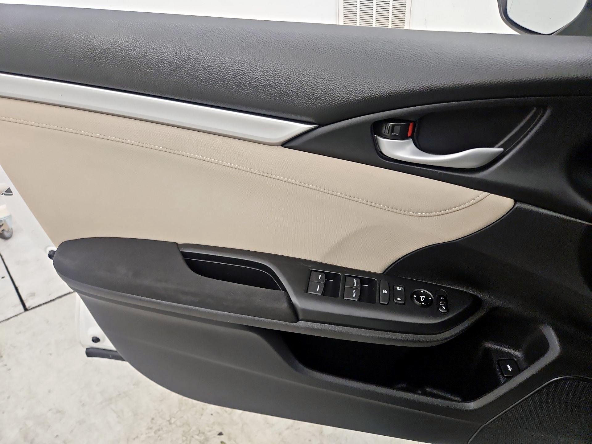 Thumbnail: 2016 Honda Civic - 12