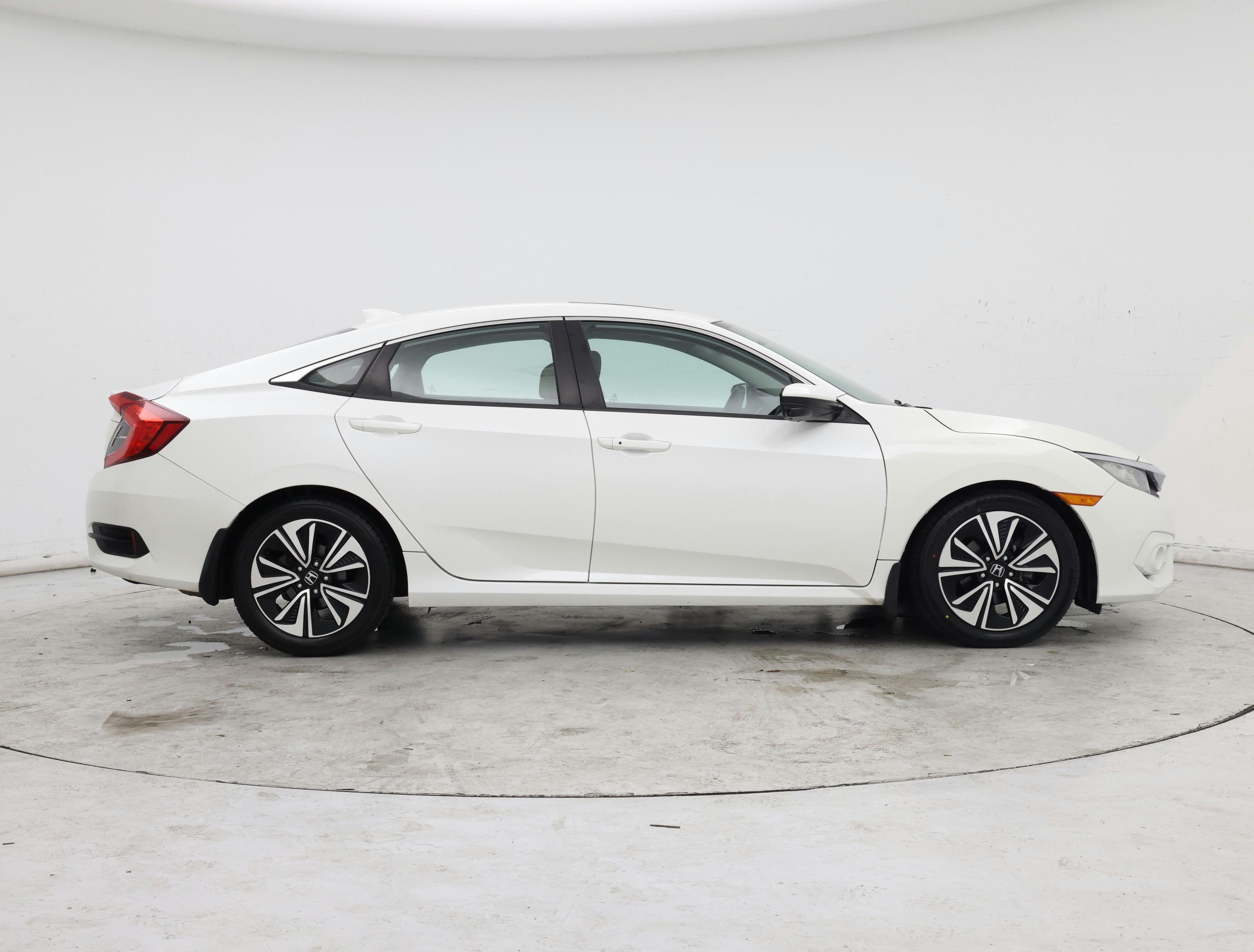 Thumbnail: 2016 Honda Civic - 7