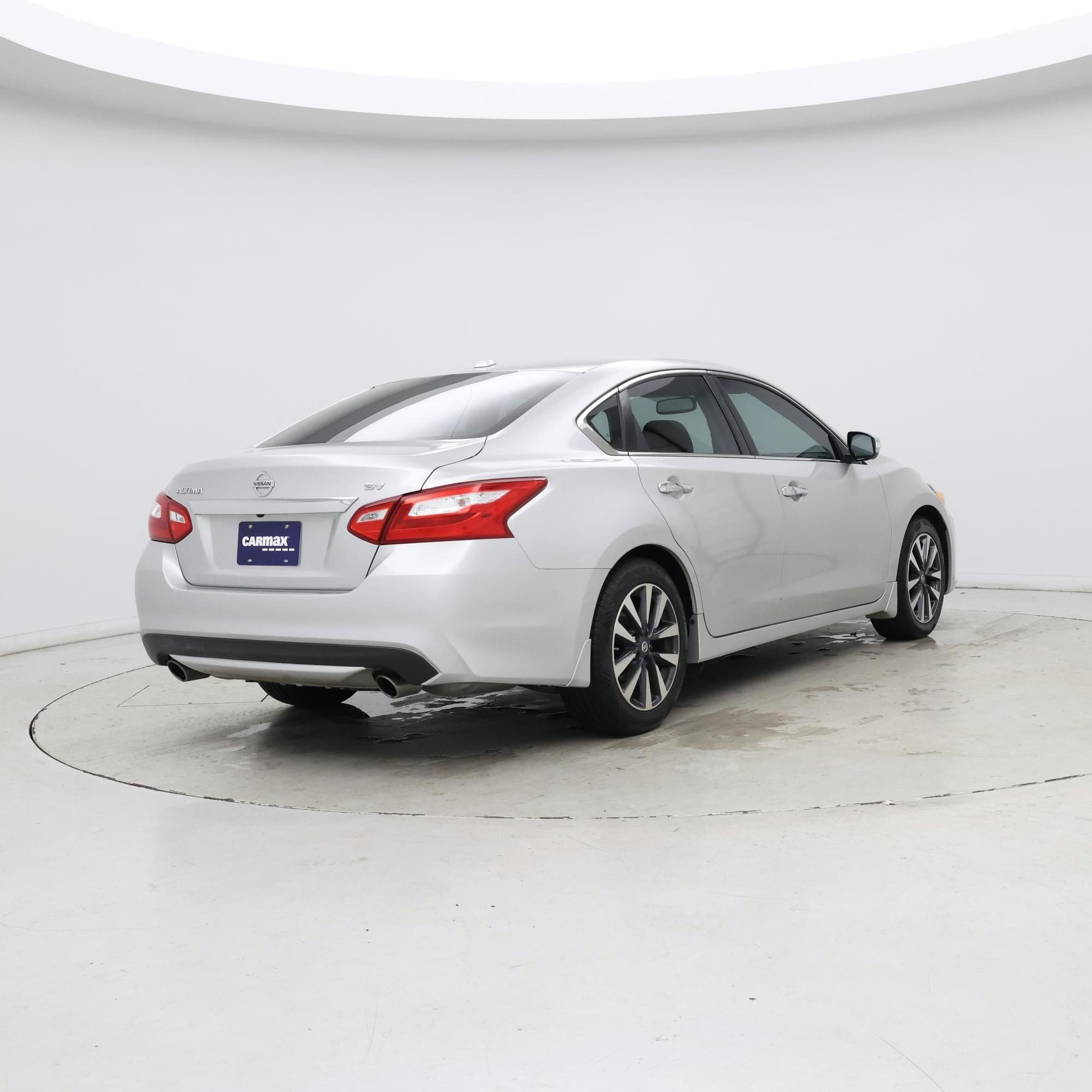 Thumbnail: 2017 Nissan Altima - 8