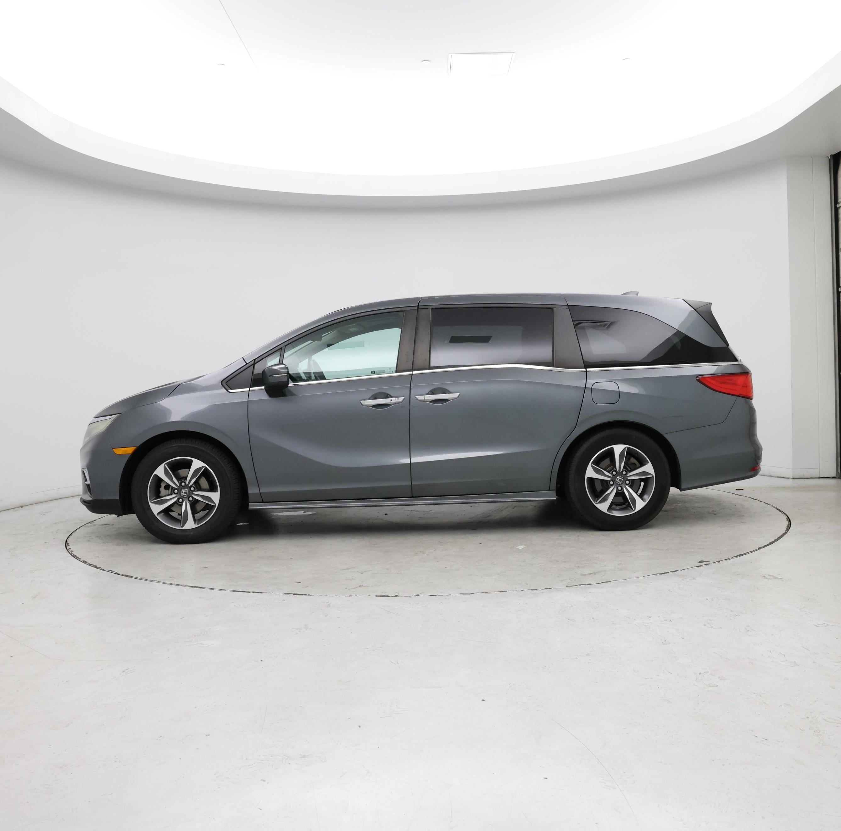 Thumbnail: 2018 Honda Odyssey - 3