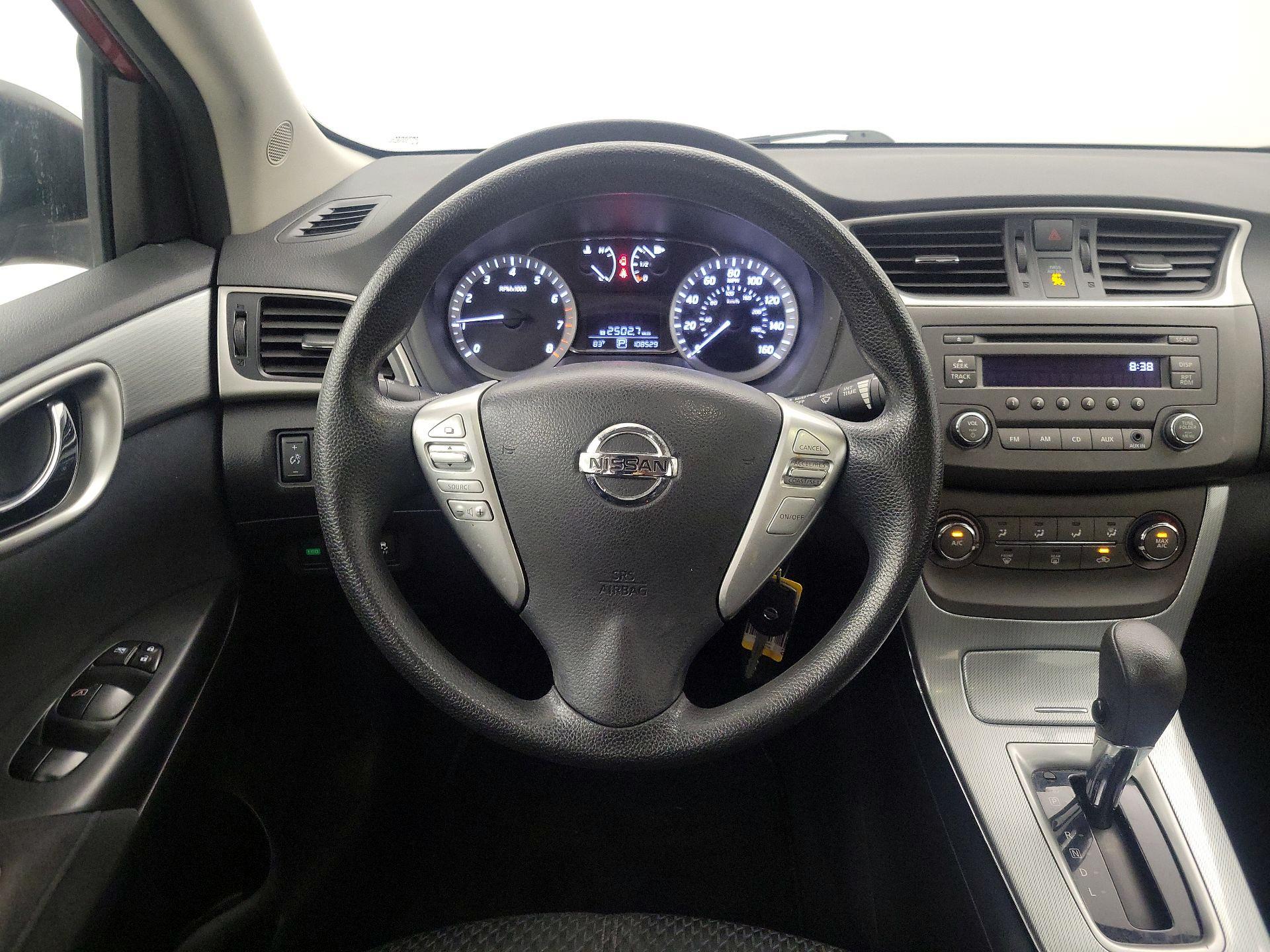 Thumbnail: 2013 Nissan Sentra - 10