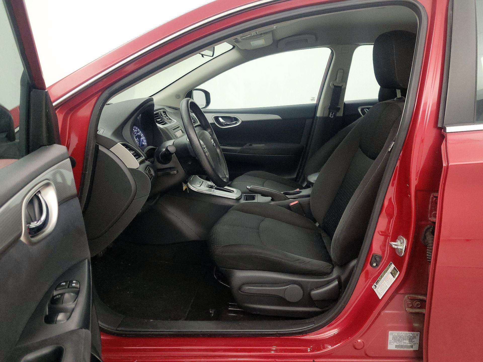 Thumbnail: 2013 Nissan Sentra - 11