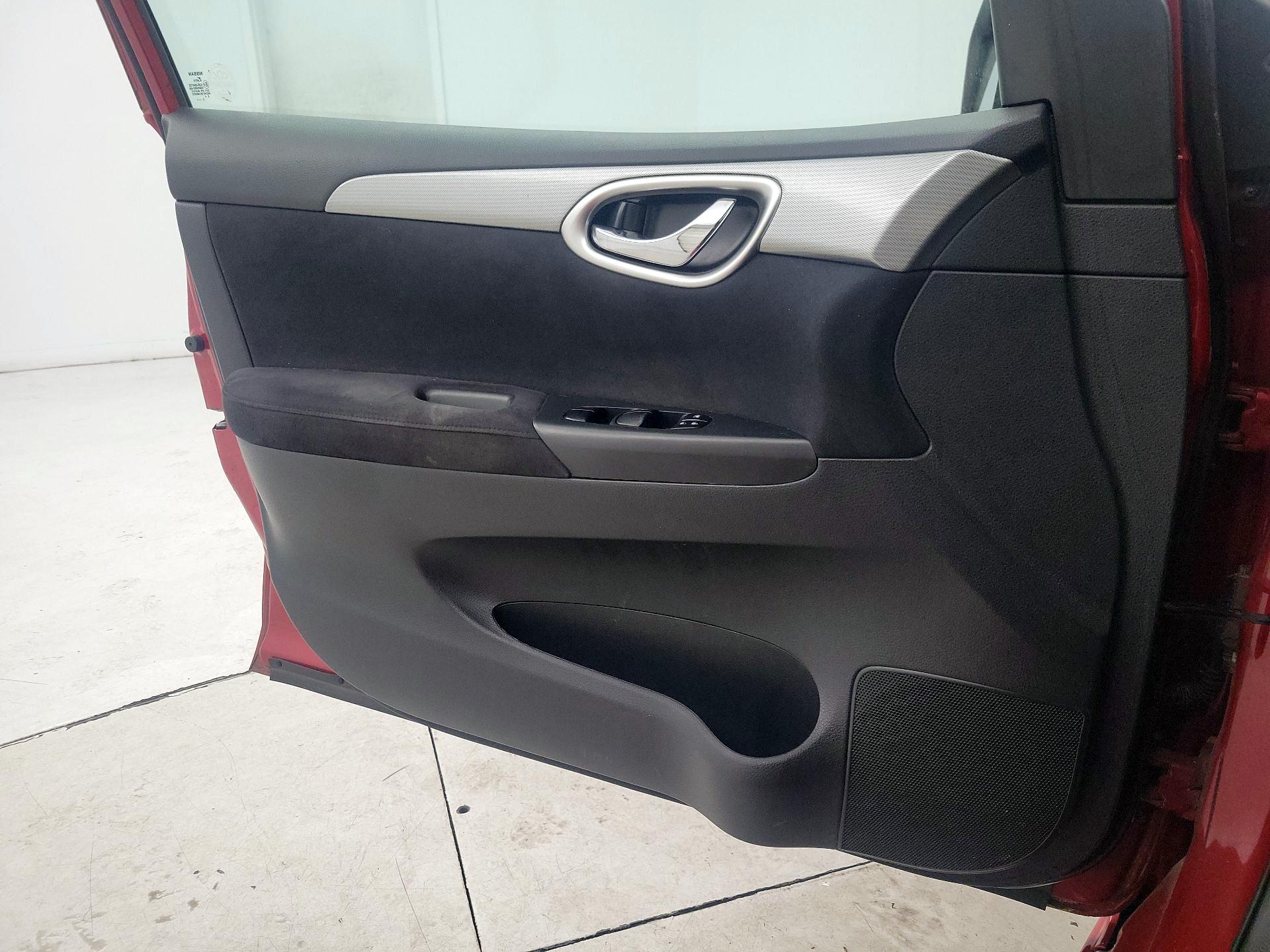 Thumbnail: 2013 Nissan Sentra - 12