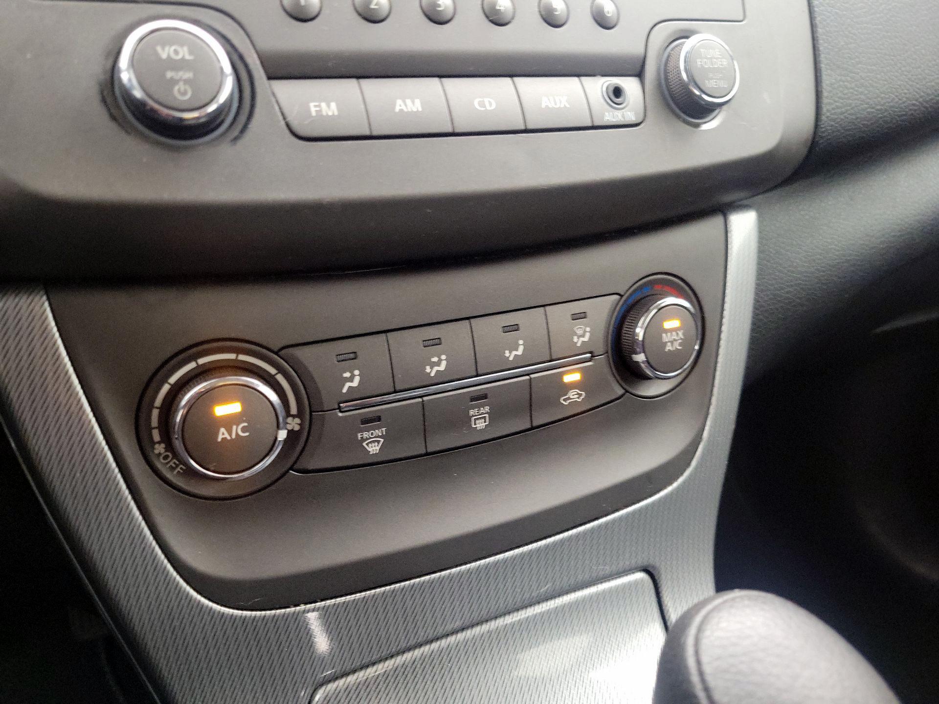 Thumbnail: 2013 Nissan Sentra - 15