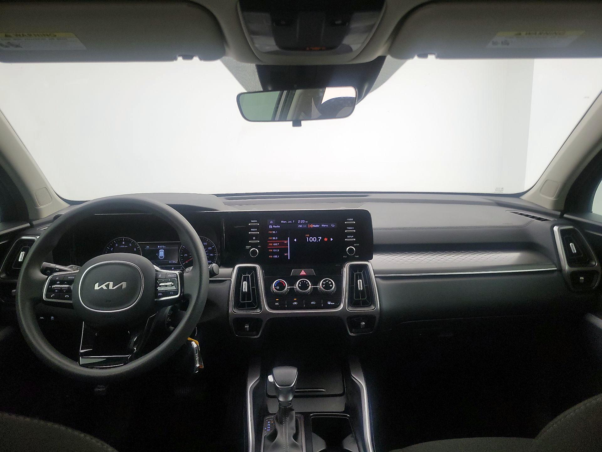 Thumbnail: 2023 Kia Sorento - 9
