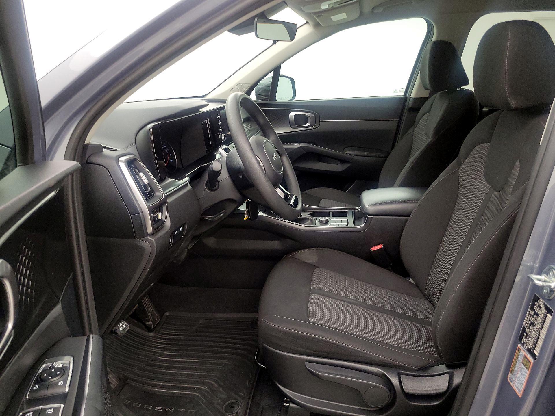 Thumbnail: 2023 Kia Sorento - 11