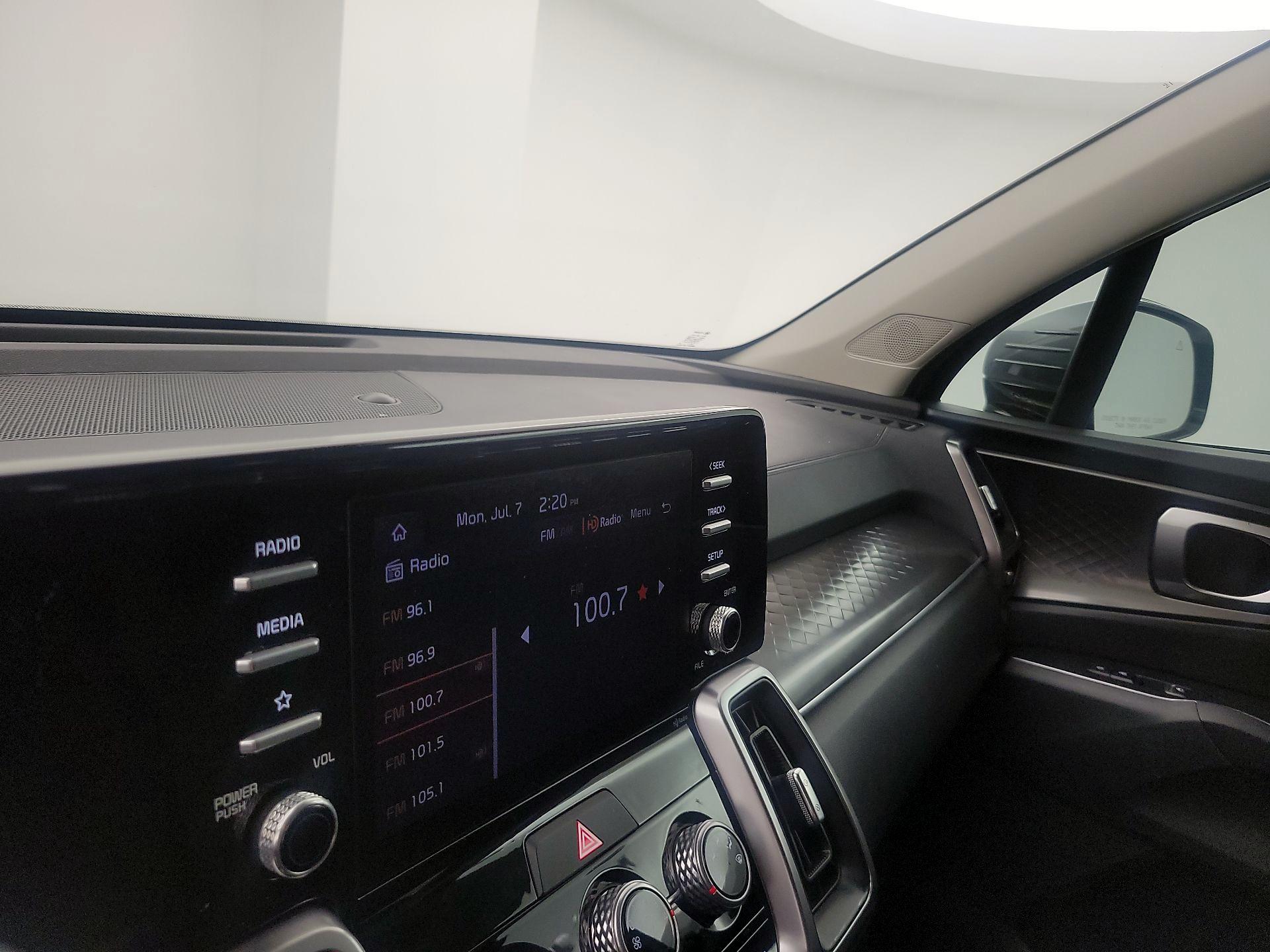 Thumbnail: 2023 Kia Sorento - 15