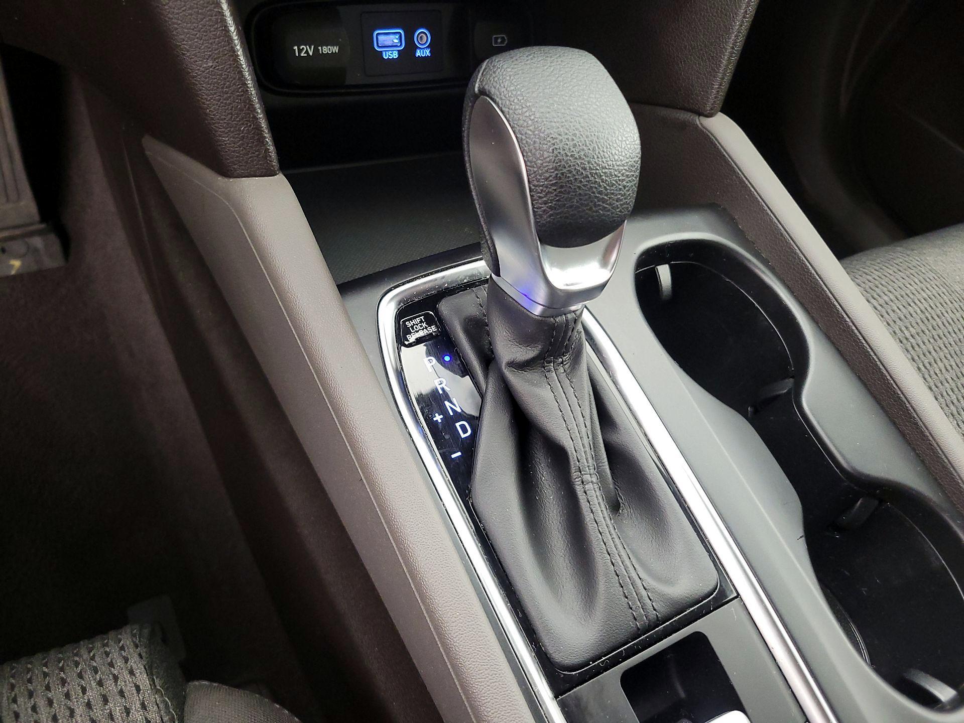 Thumbnail: 2019 Hyundai Santa Fe - 17