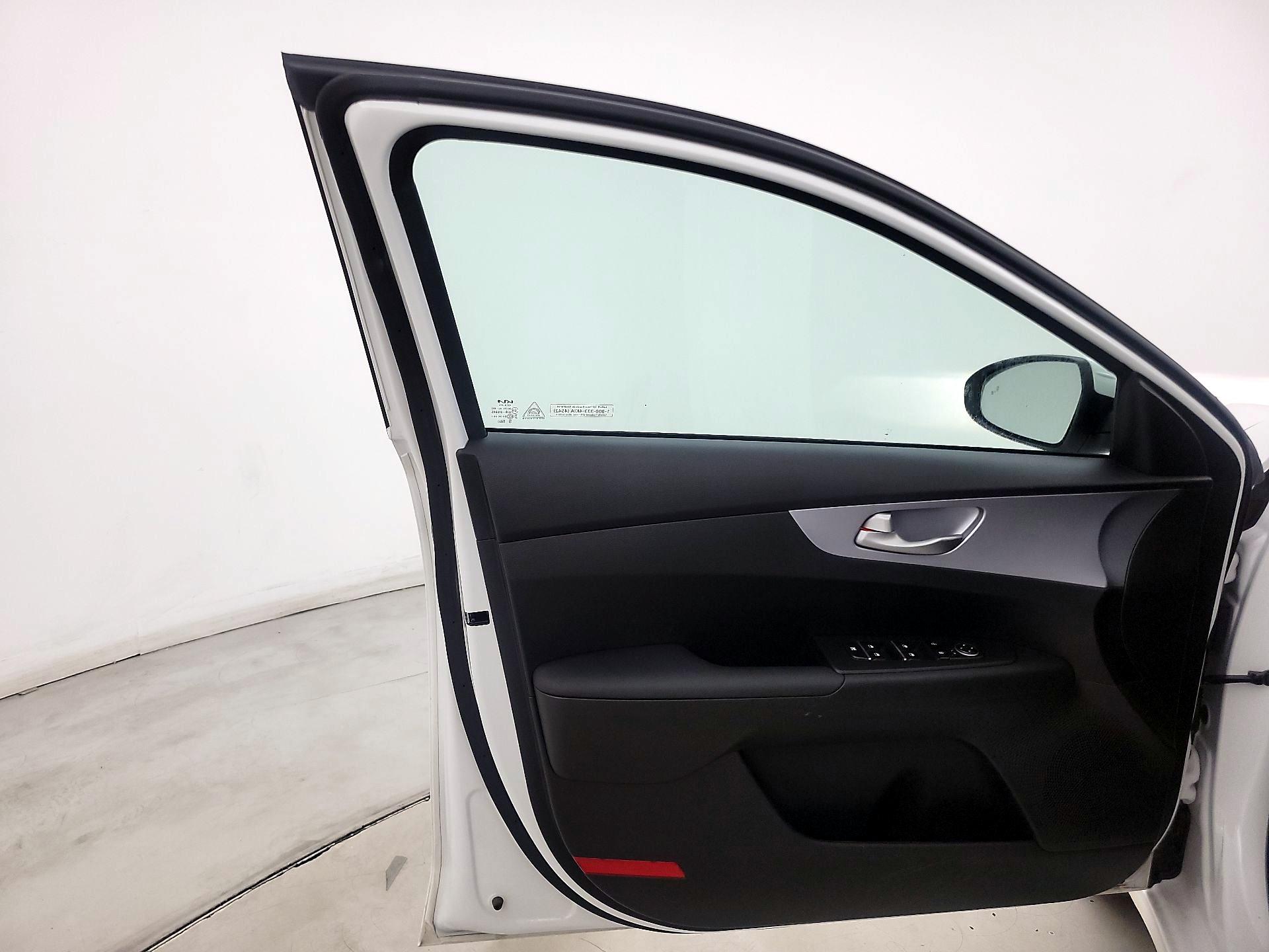 Thumbnail: 2024 Kia Forte - 12