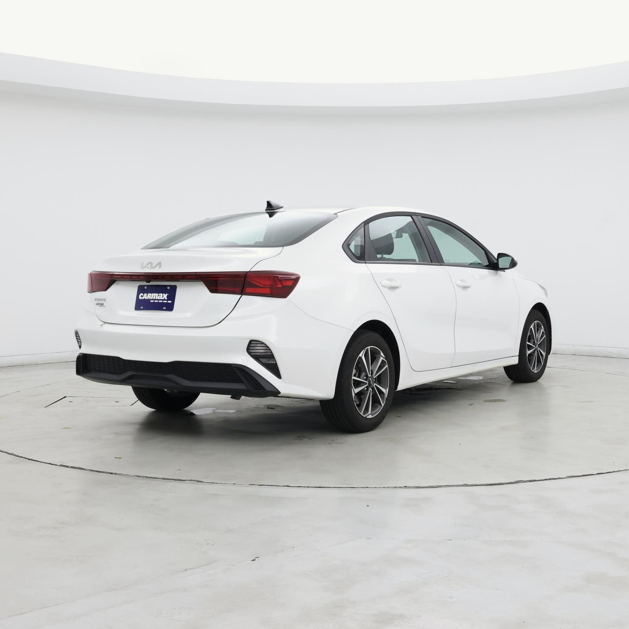 Thumbnail: 2024 Kia Forte - 8