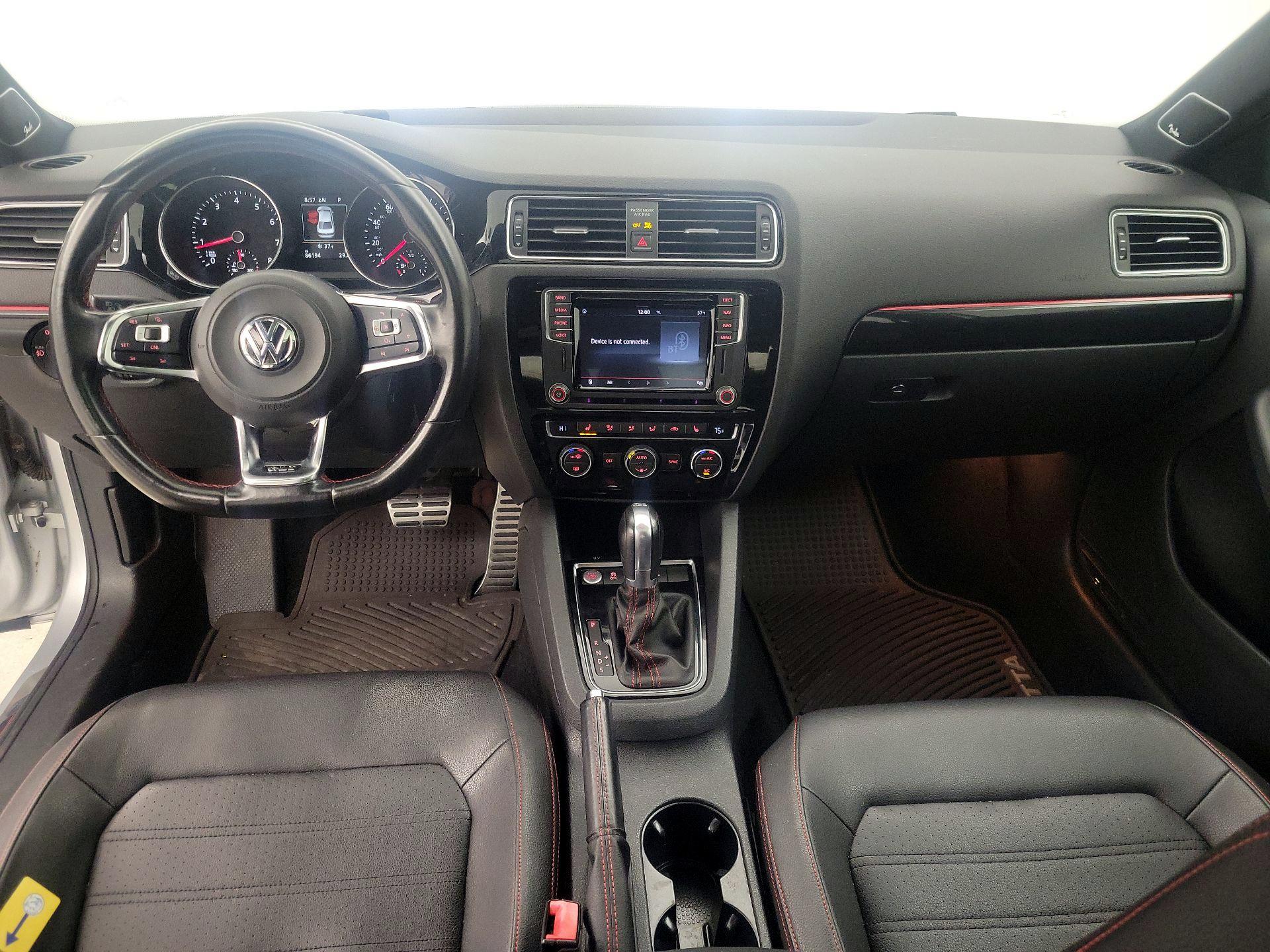 Thumbnail: 2016 Volkswagen Jetta - 9