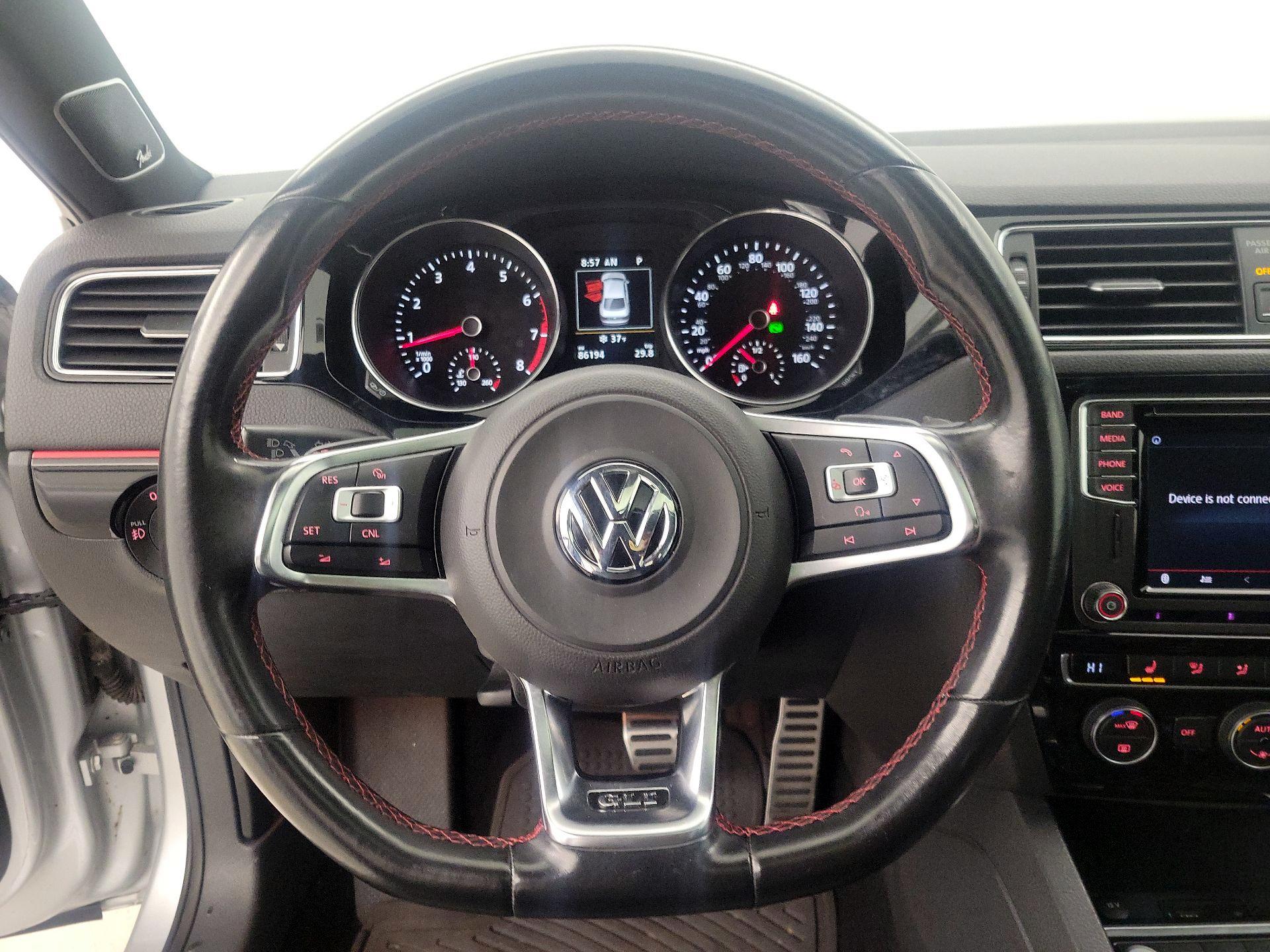 Thumbnail: 2016 Volkswagen Jetta - 10