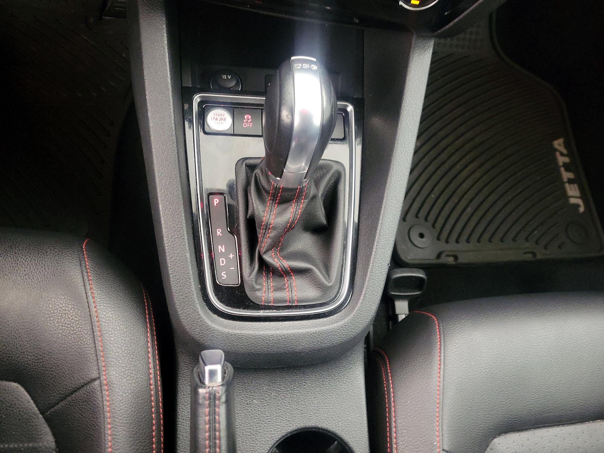 Thumbnail: 2016 Volkswagen Jetta - 17